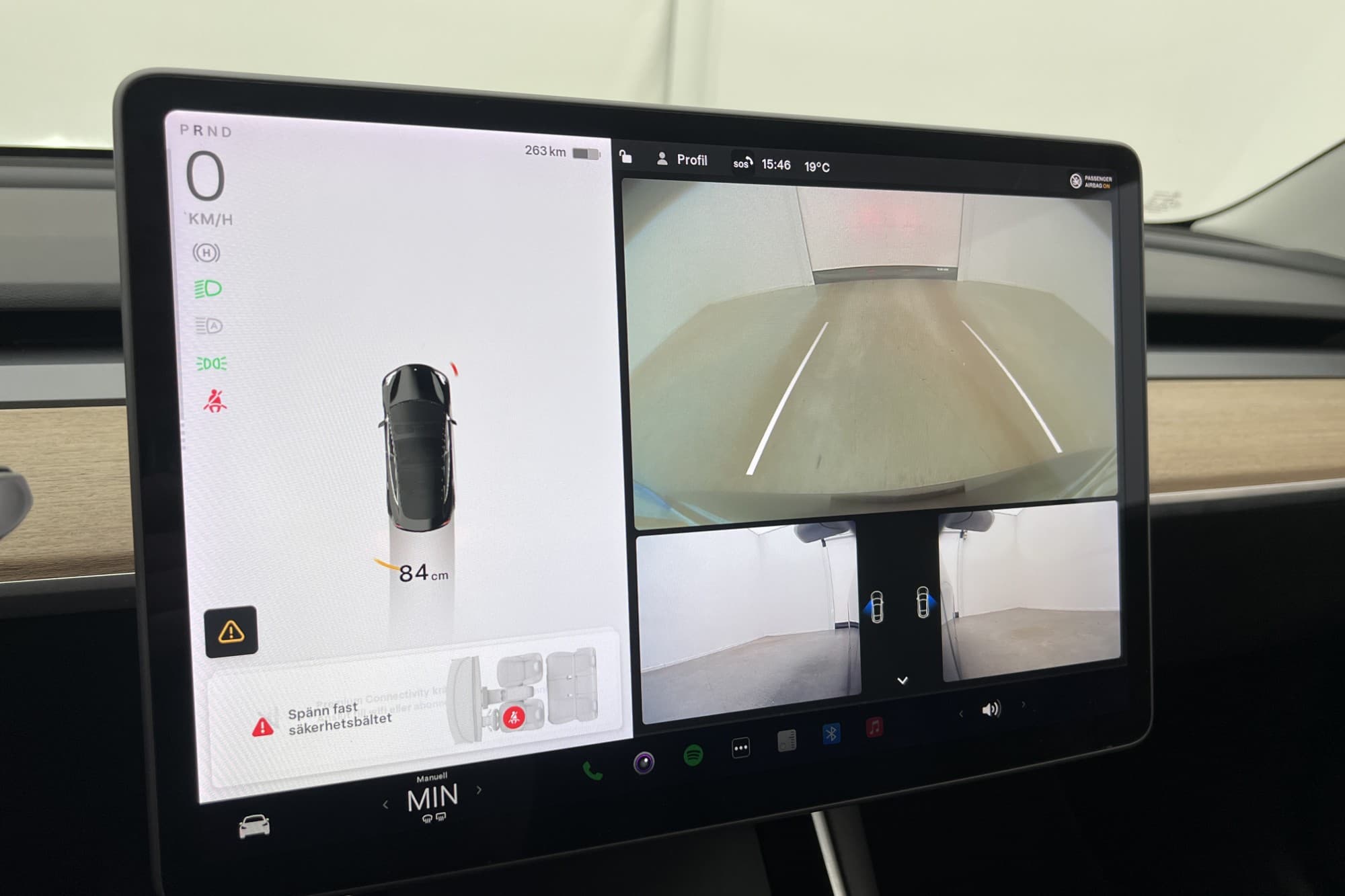 Tesla Model 3 Long Range AWD Autopilot Pano Svensksåld