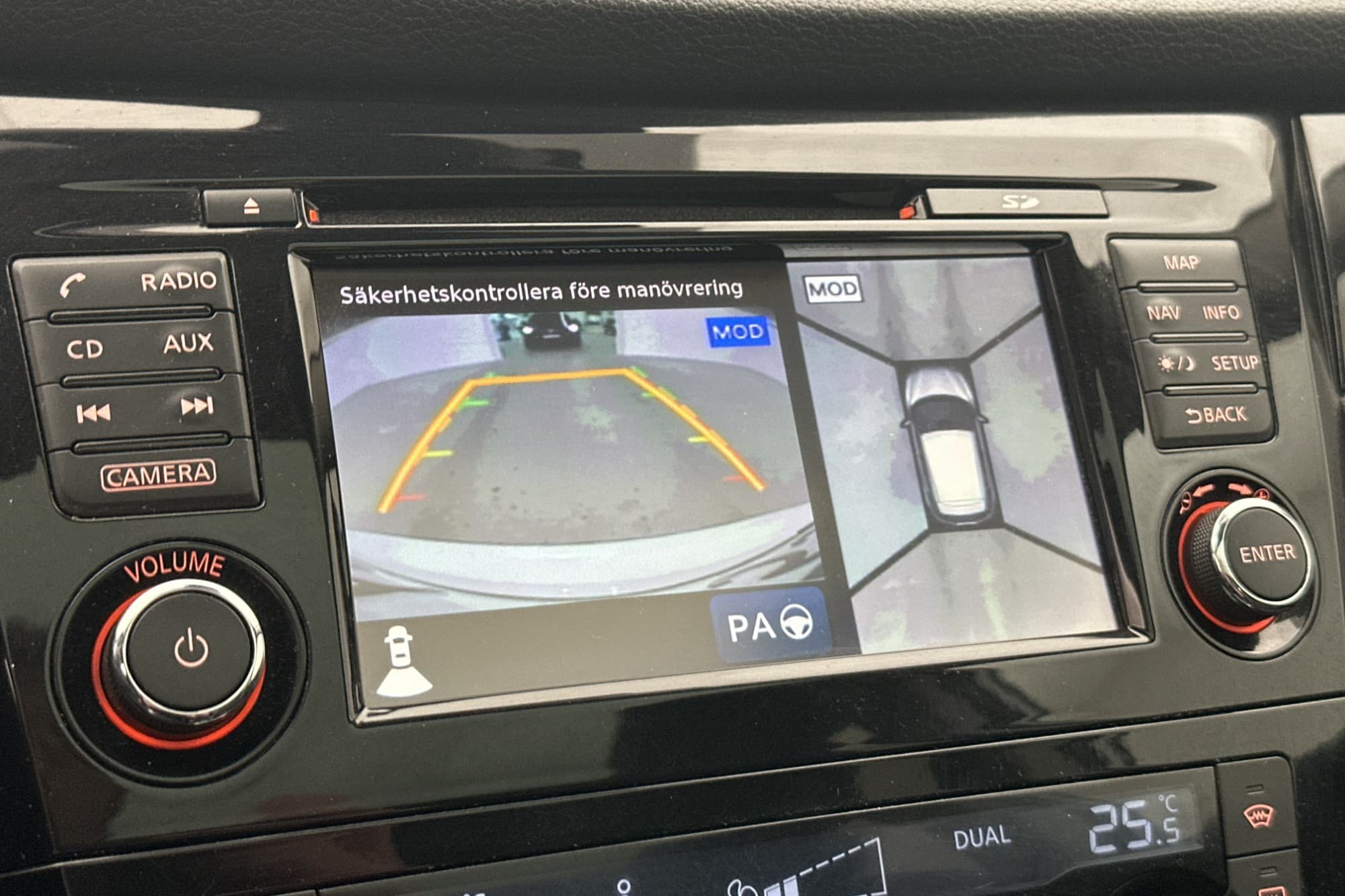 Nissan Qashqai 1.2 DIG-T 115hk Tekna Panorama 360° Navi