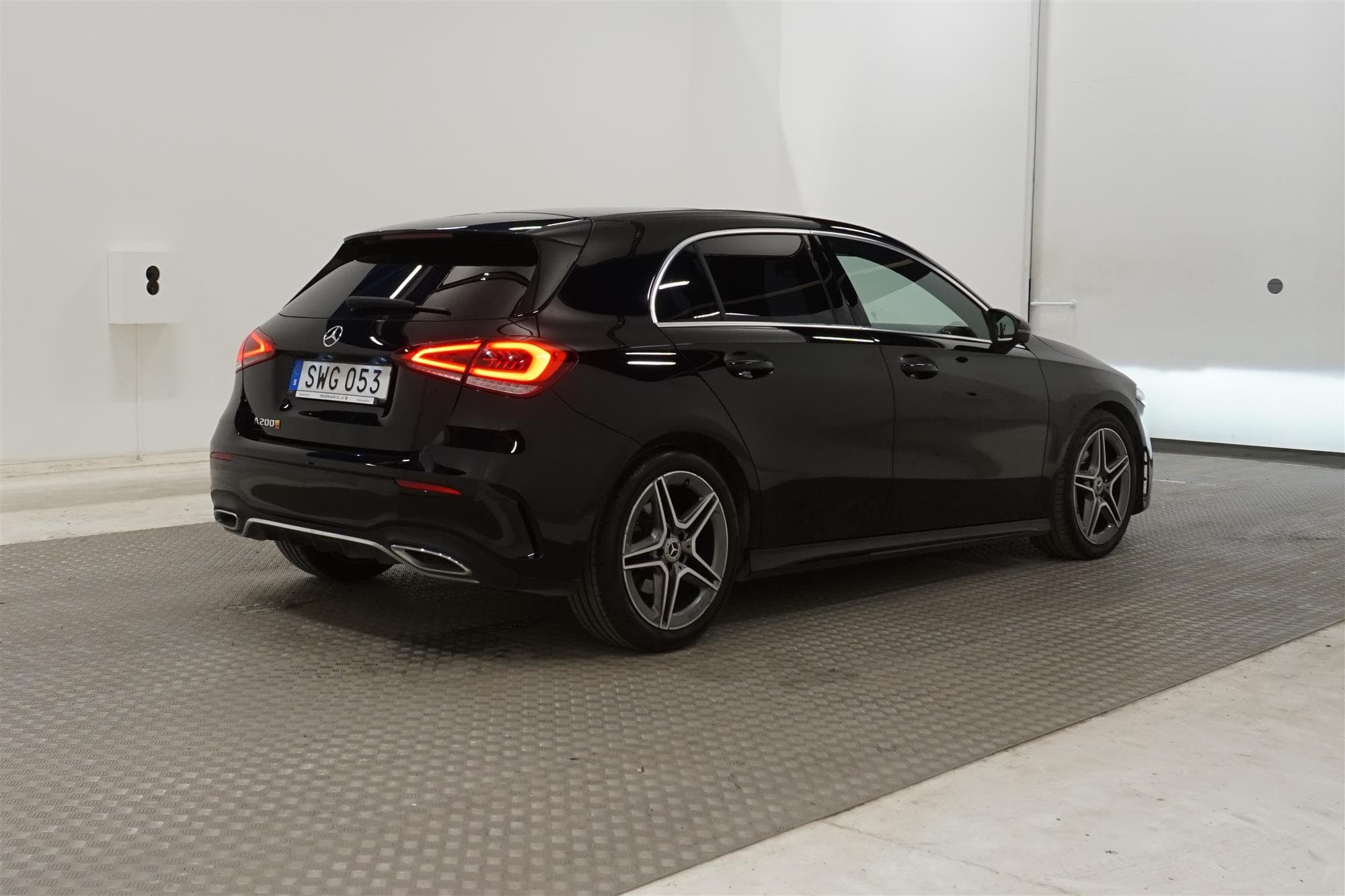 Mercedes-Benz A 200 7G-DCT 163hk AMG Sport B-Kam Pano 