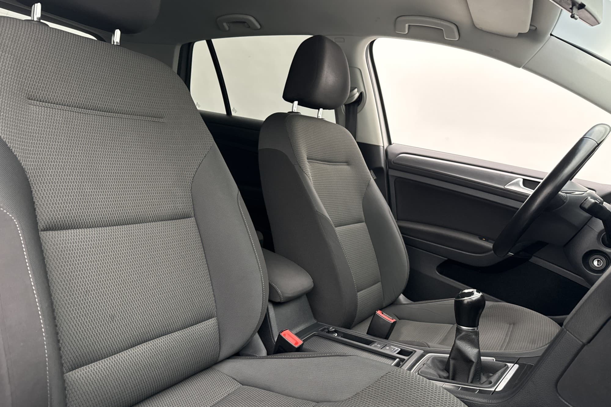 Volkswagen Golf 1.0 TSI 110hk CarPlay Adaptiv-Farthållare
