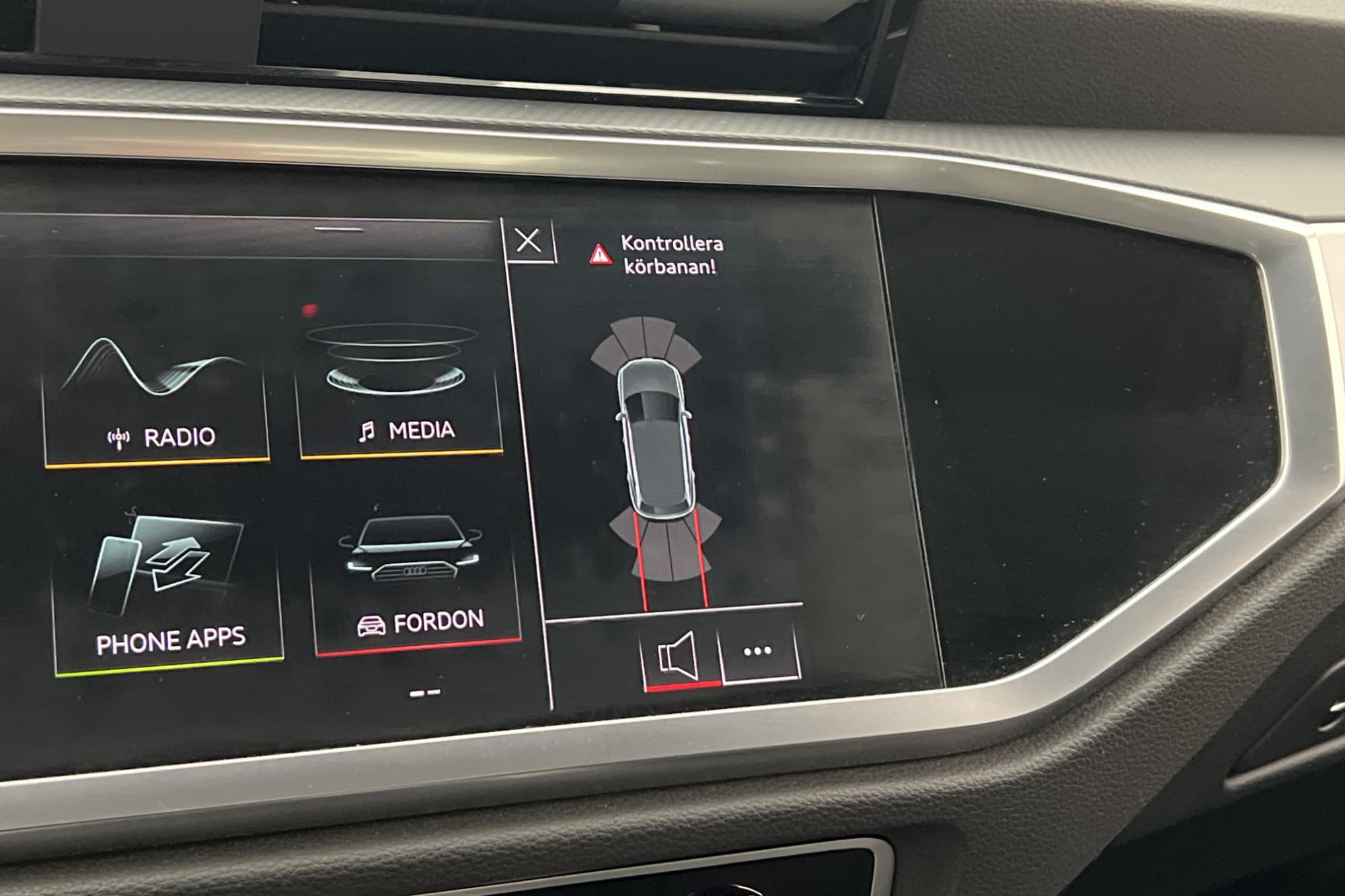 Audi Q3 35 TDI 150hk Proline Cockpit Drag P-Sensorer