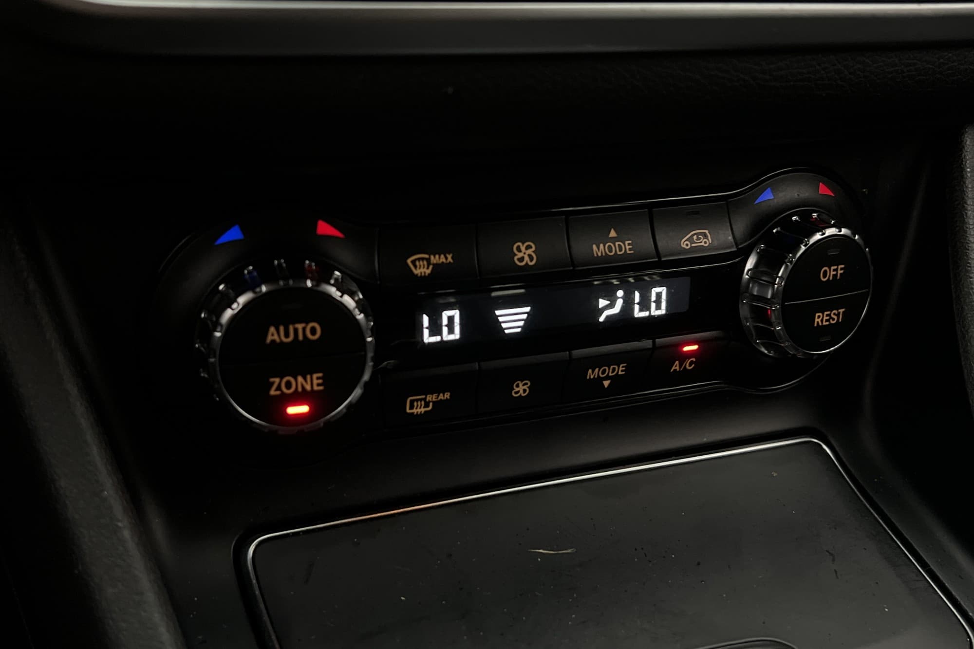 Mercedes-Benz CLA 200 LED Keyless Sportstolar 0,54L/Mil