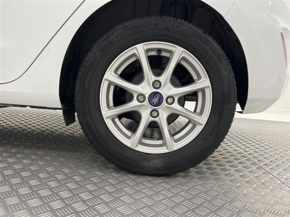 Ford Fiesta 1.0T EcoBoost 100hk Sensorer Carplay 0,52l/milinteriör