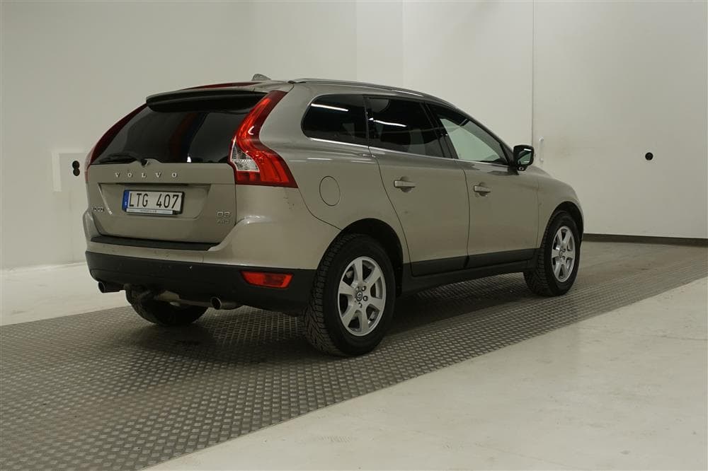 Volvo XC60 D3 AWD Summum VOC Värmare Pano Drag HELG KAMPANJexteriör