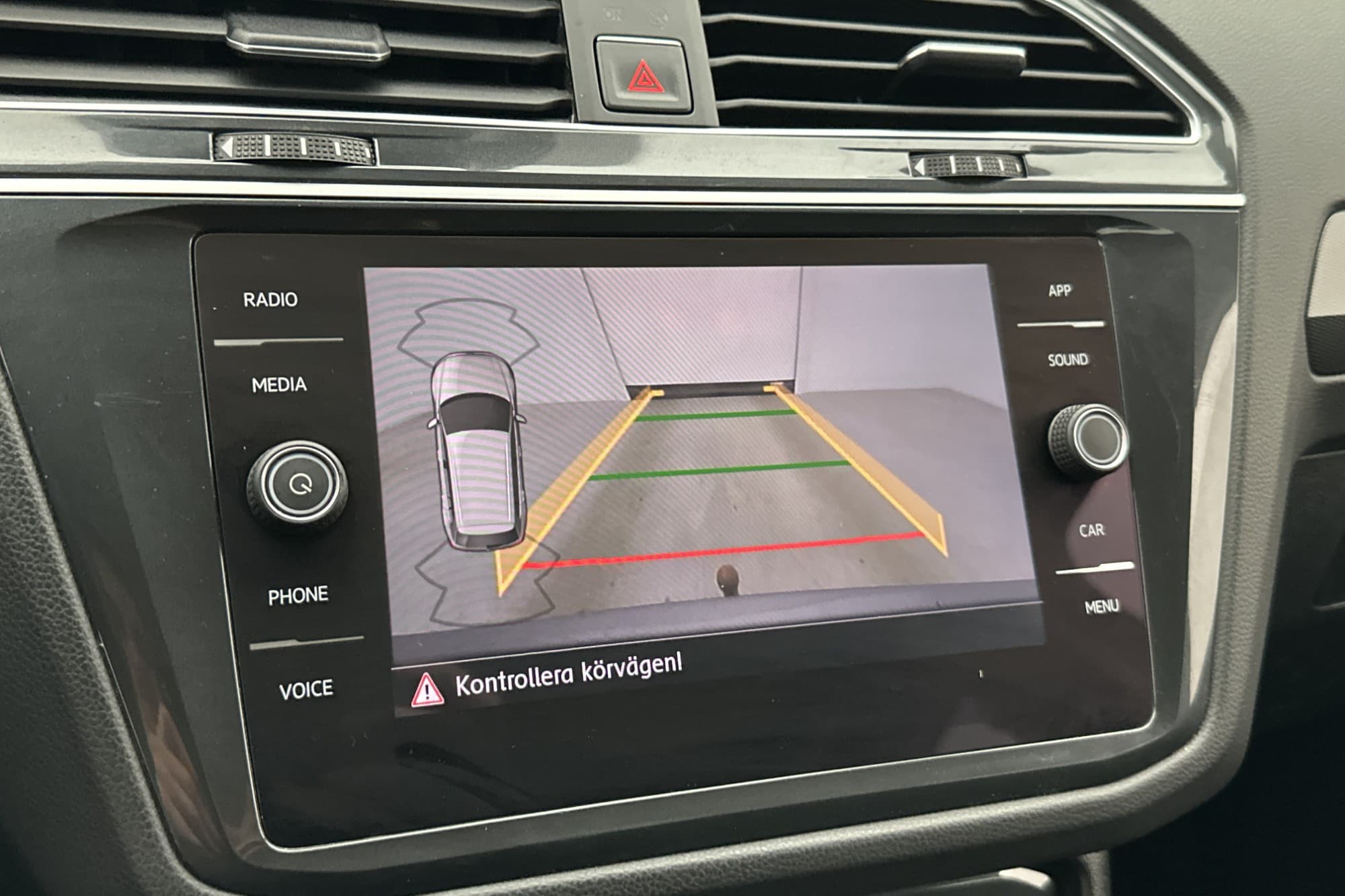 Volkswagen Tiguan 2.0 TDI 4M 190hk GT Drag D-Värm Cockpit