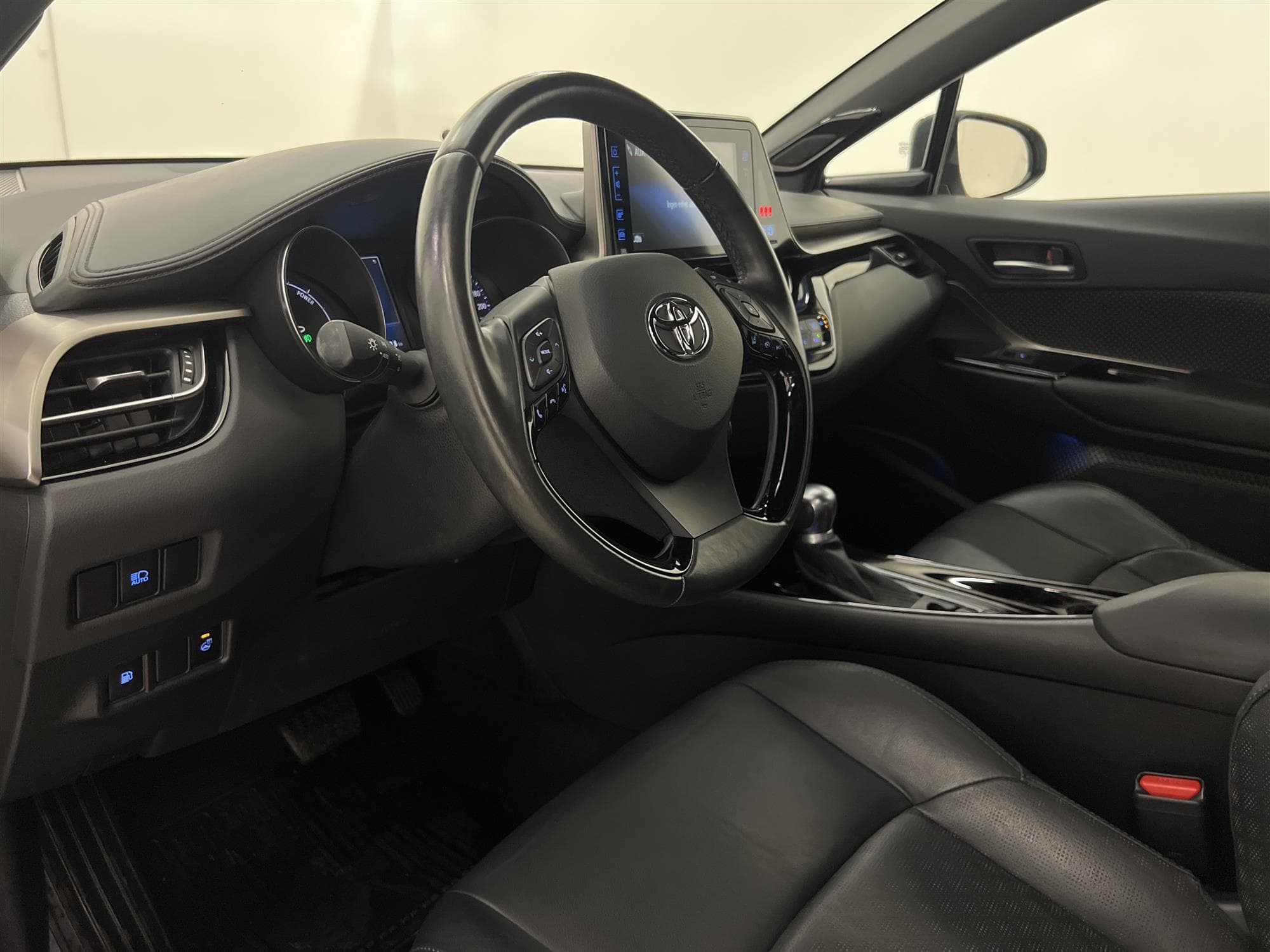 Toyota C-HR Hybrid CVT 122hk Executive JBL Skinn 0,38L/mil
