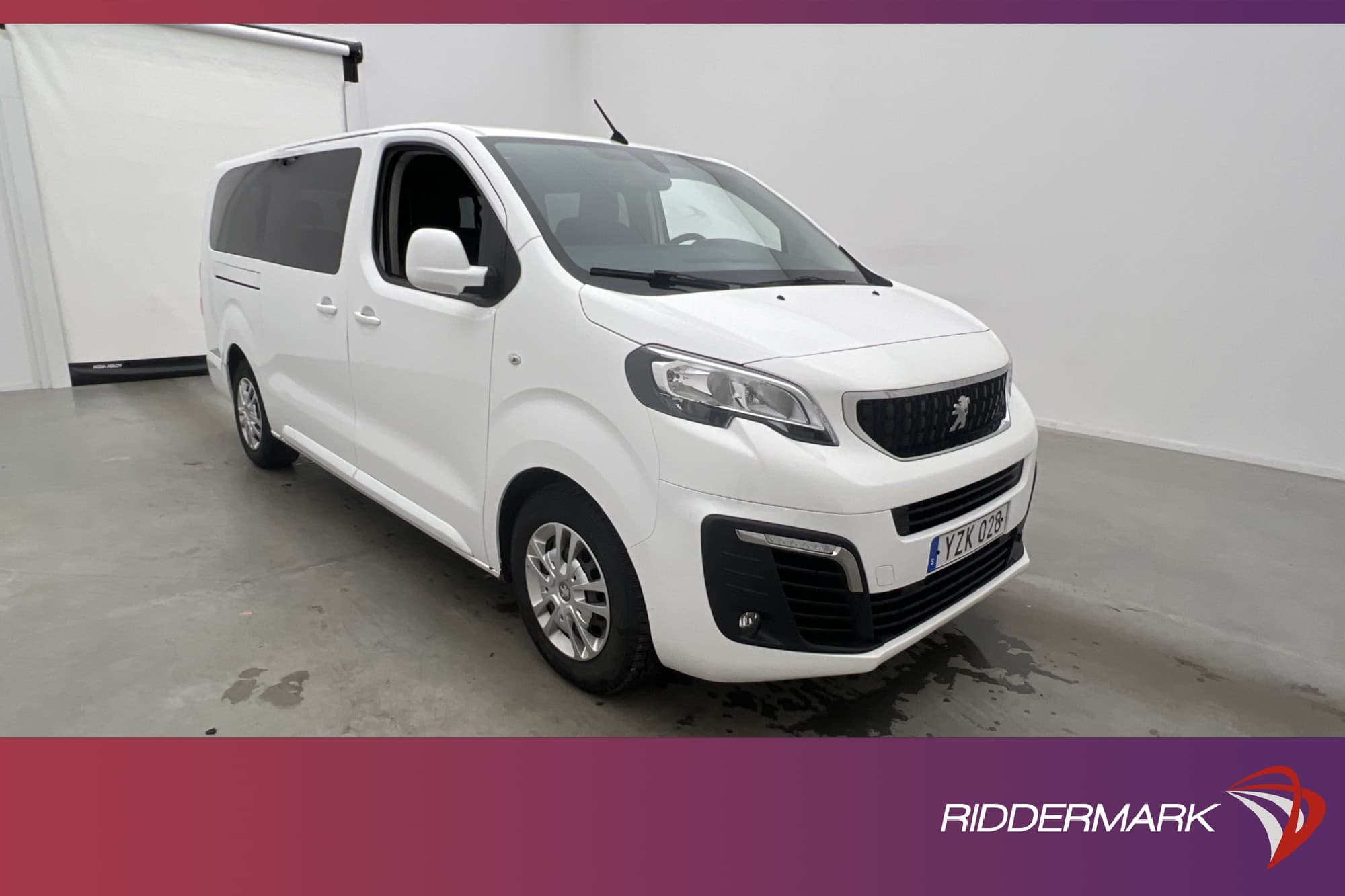 Peugeot Expert Traveller Extra Lång Farthållare 9-Sits Moms