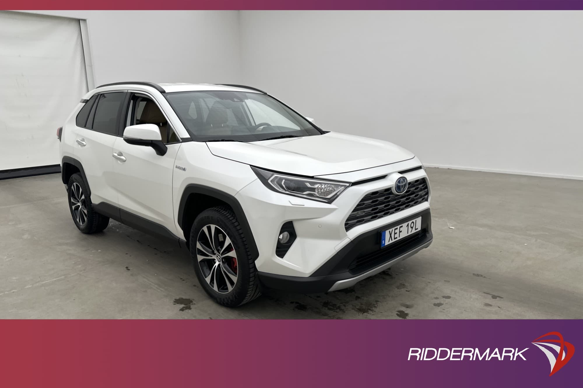 Toyota RAV4 Hybrid AWD 222hk Executive Skinn Kamera Rattvärm