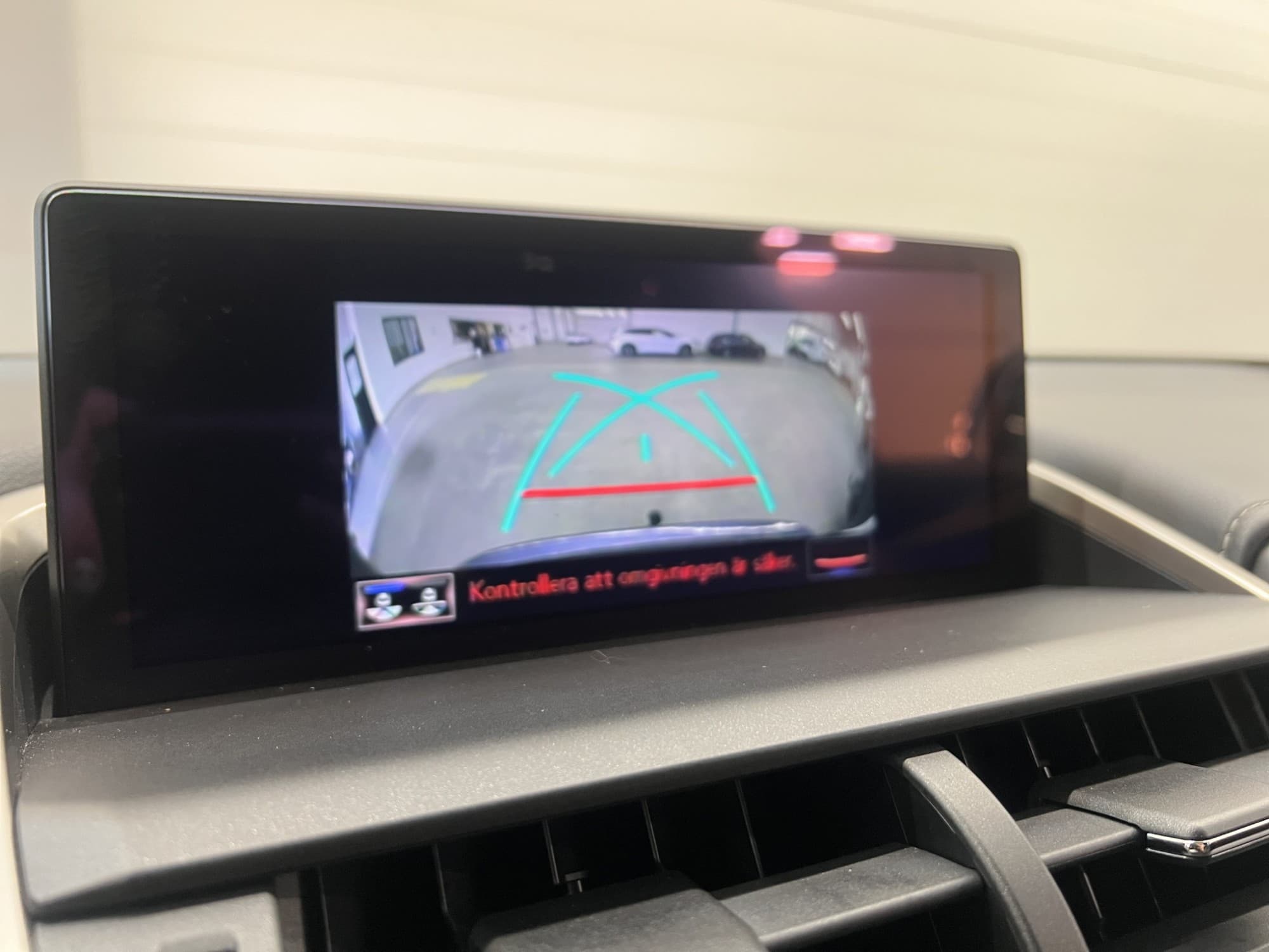 Lexus NX 2.5 AWD E-CVT 197hk Executive Dragkrok Kamera MOMS