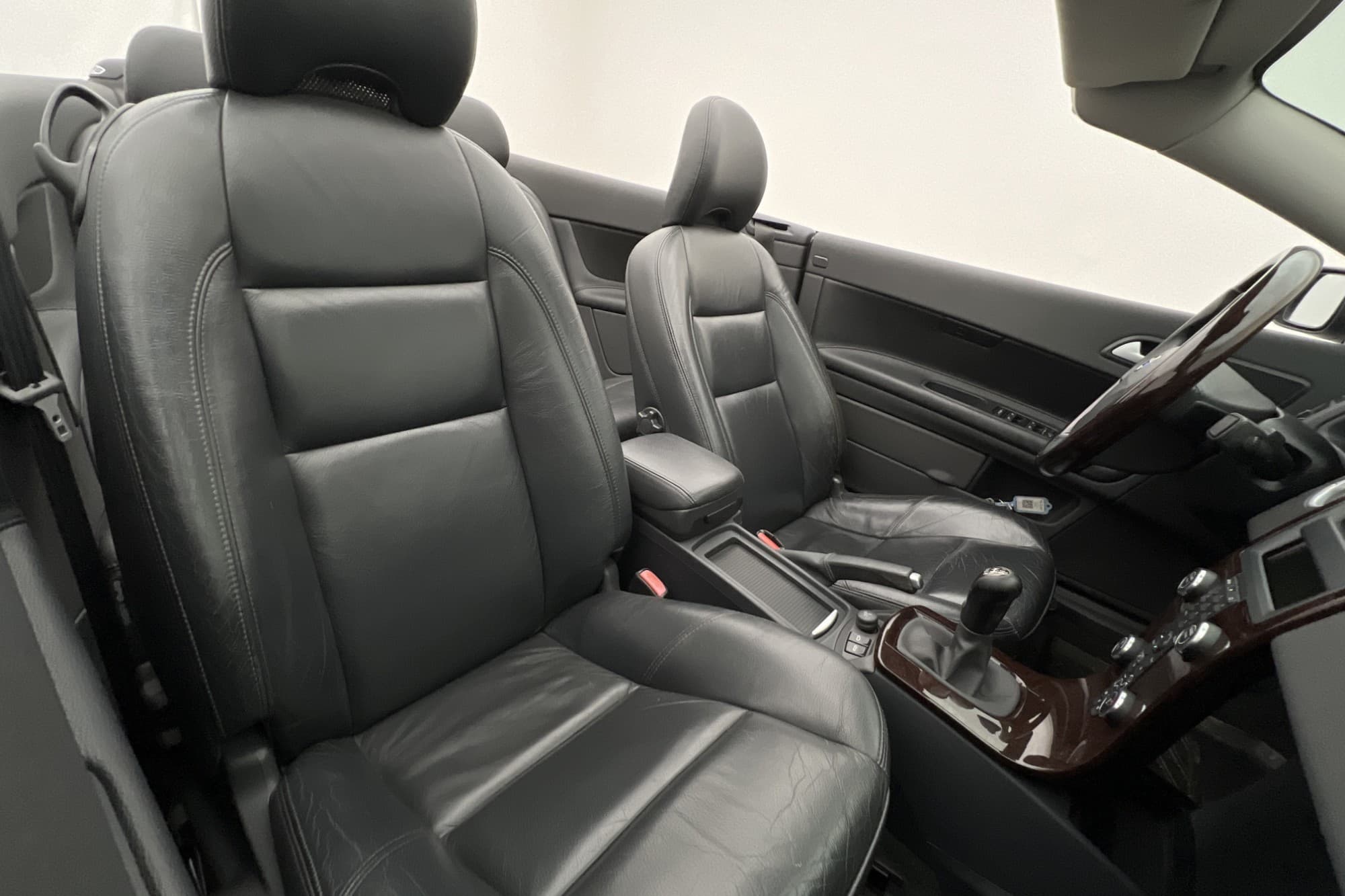 Volvo C70 T5 Cabriolet 220hk Momentum Skinn Motorvärmare