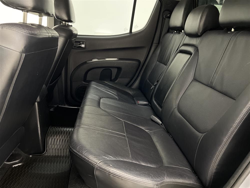 Mitsubishi L200 2.5 DI-D Aut 178hk Drag Kåpa interiör