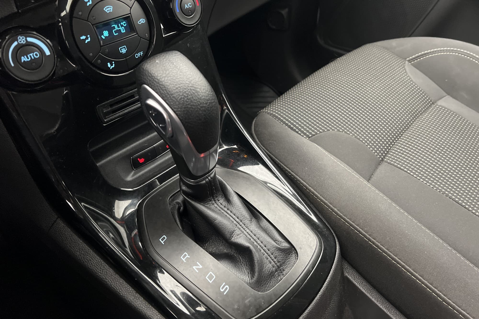 Ford Fiesta 1.0 EcoBoost 100hk Titanium M-Värmare 0,49l/Mil