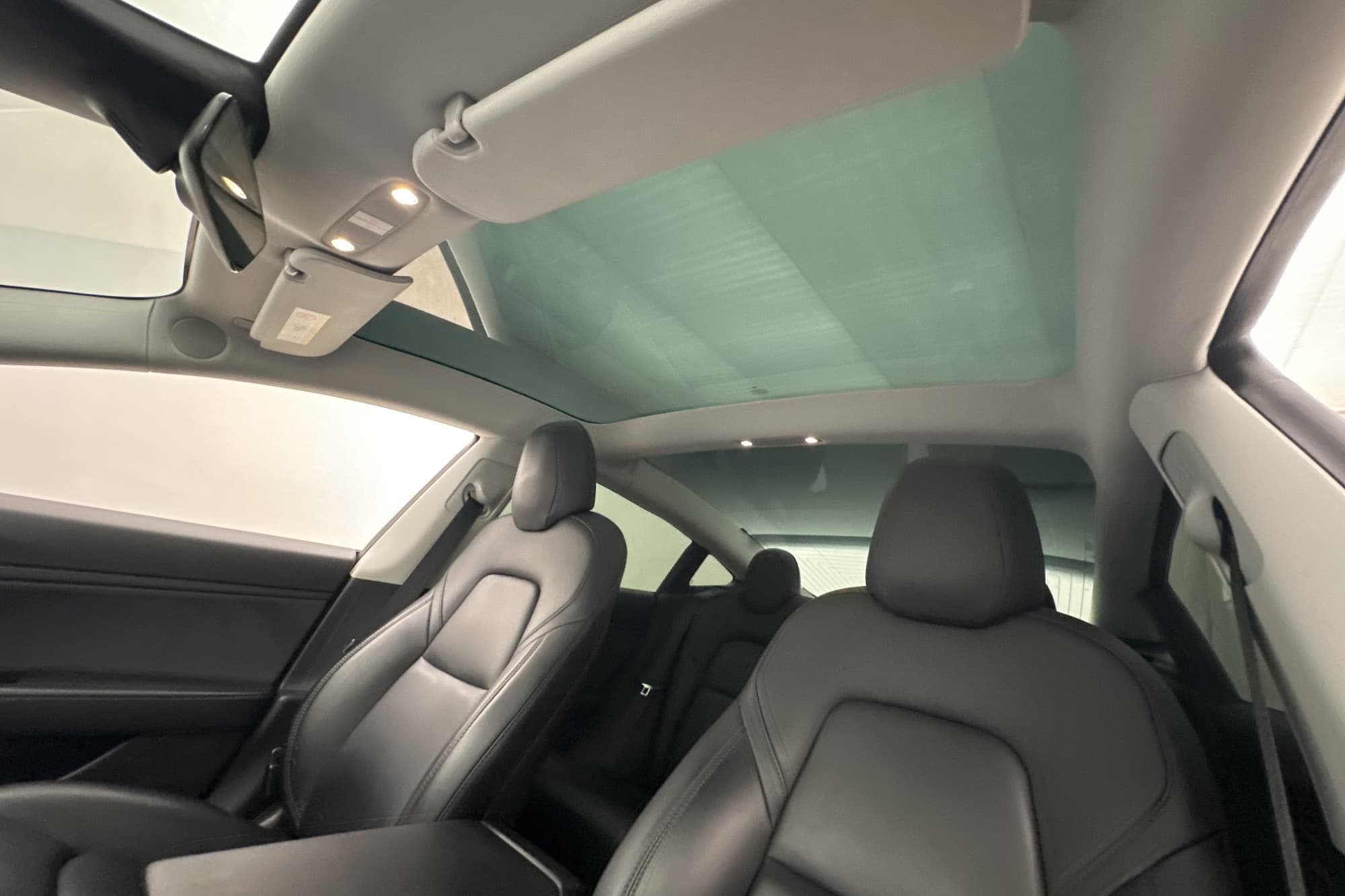 Tesla Model 3 Long Range AWD Autopilot Dragkrok Svensksåld