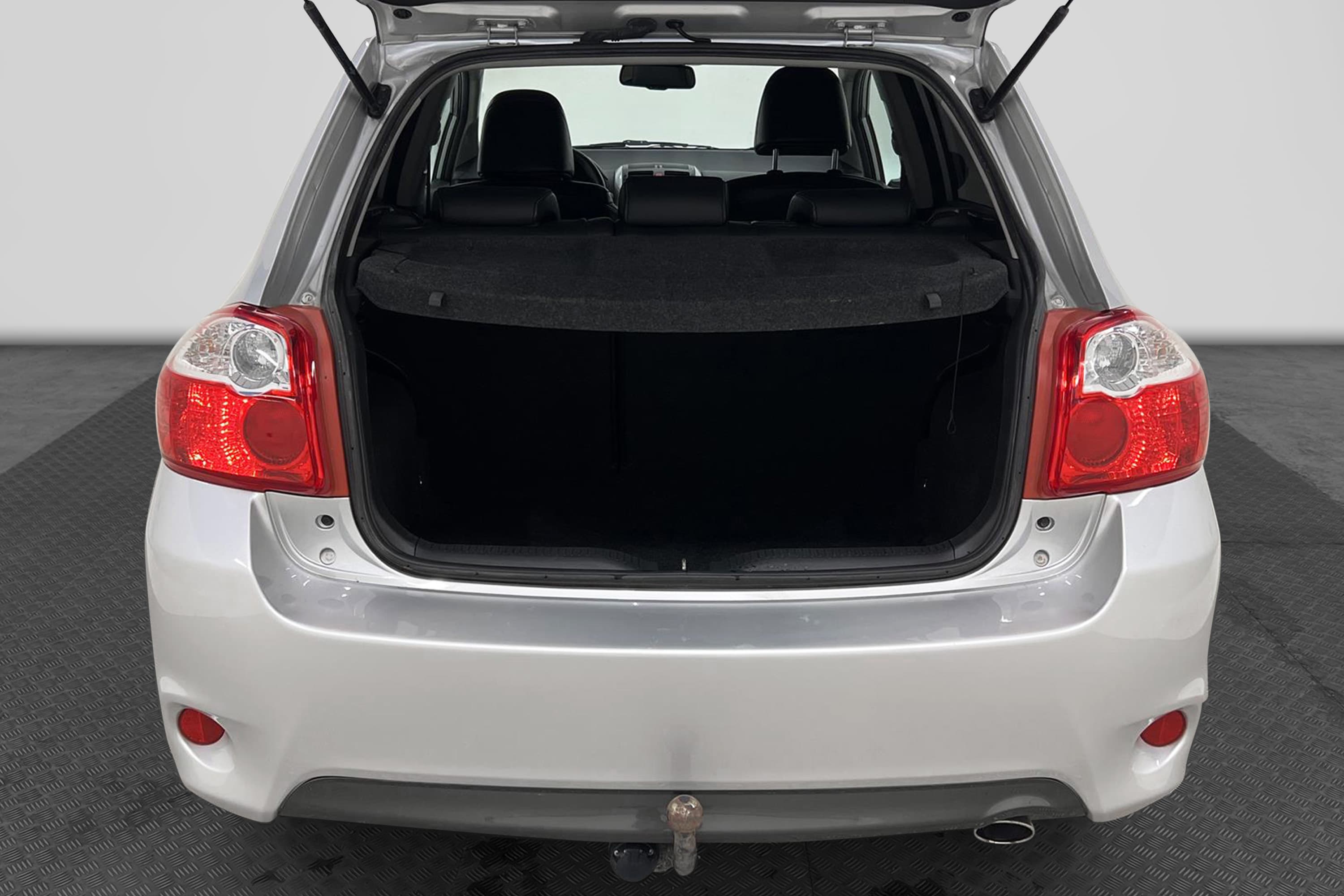 Toyota Auris  2.2 D-CAT 177hk 1 Bruk Navi Drag BKamera Skinn