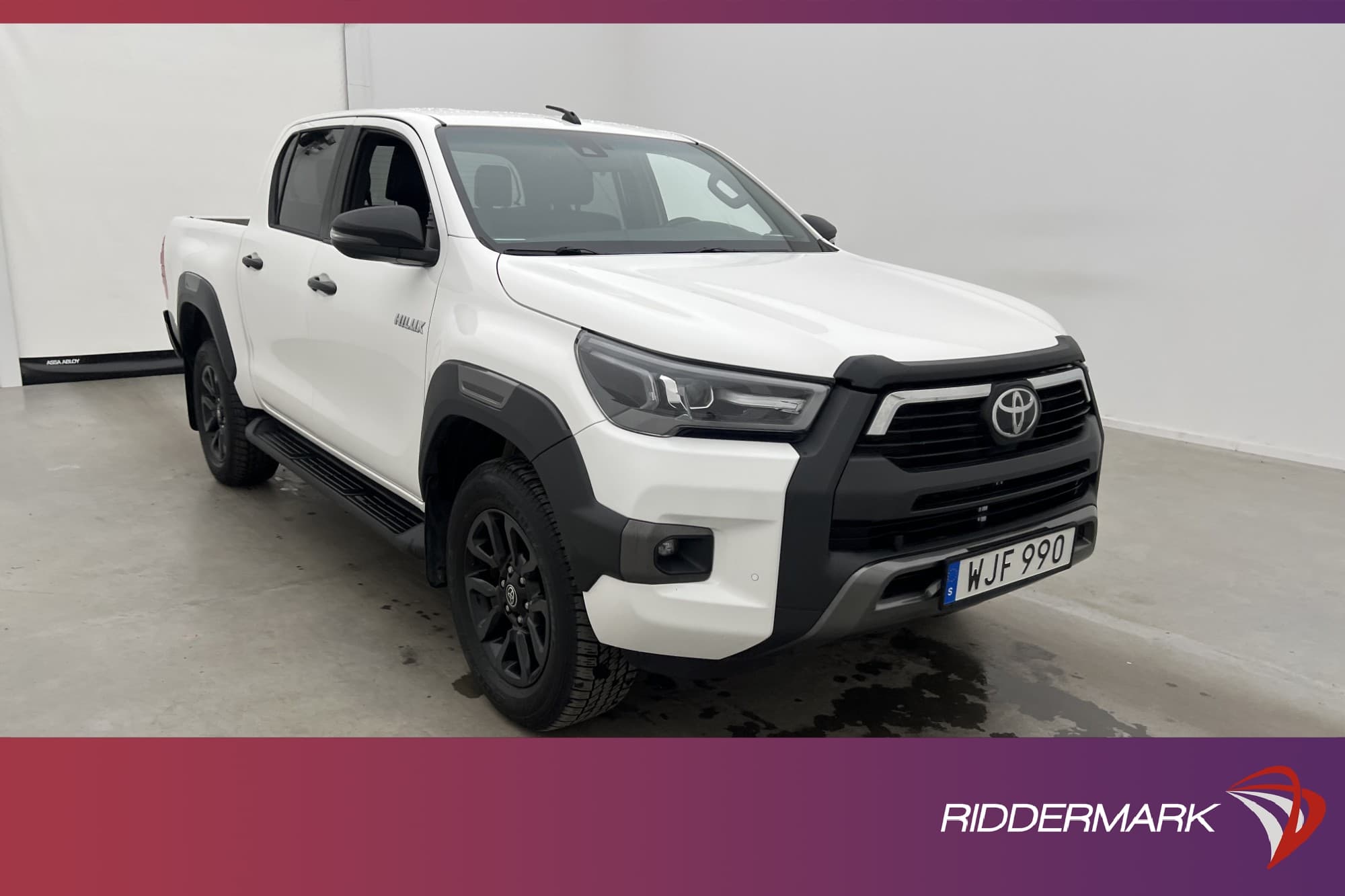 Toyota Hilux Invincible 2.8 4WD Moms M/K-Värm Diff JBL Skinn