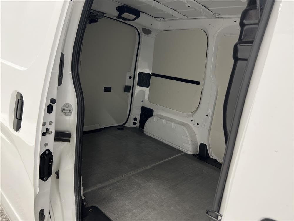Nissan e-NV200 40,0 kWh Aut 109hk El-Skåpbil Kamera Moms  