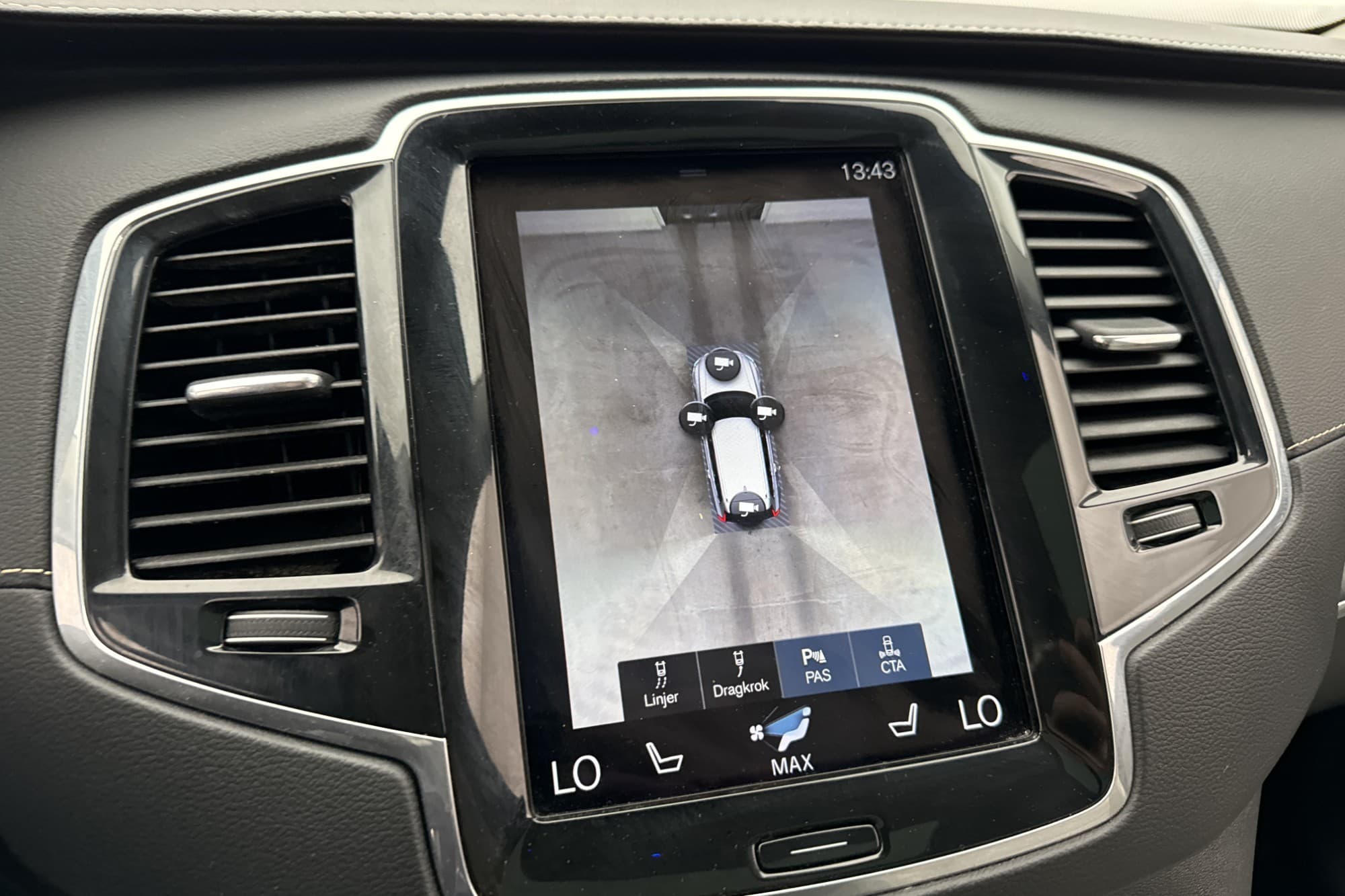 Volvo XC90 B5 AWD Inscription 7-sits VOC Pano 7-Sits B&W HUD