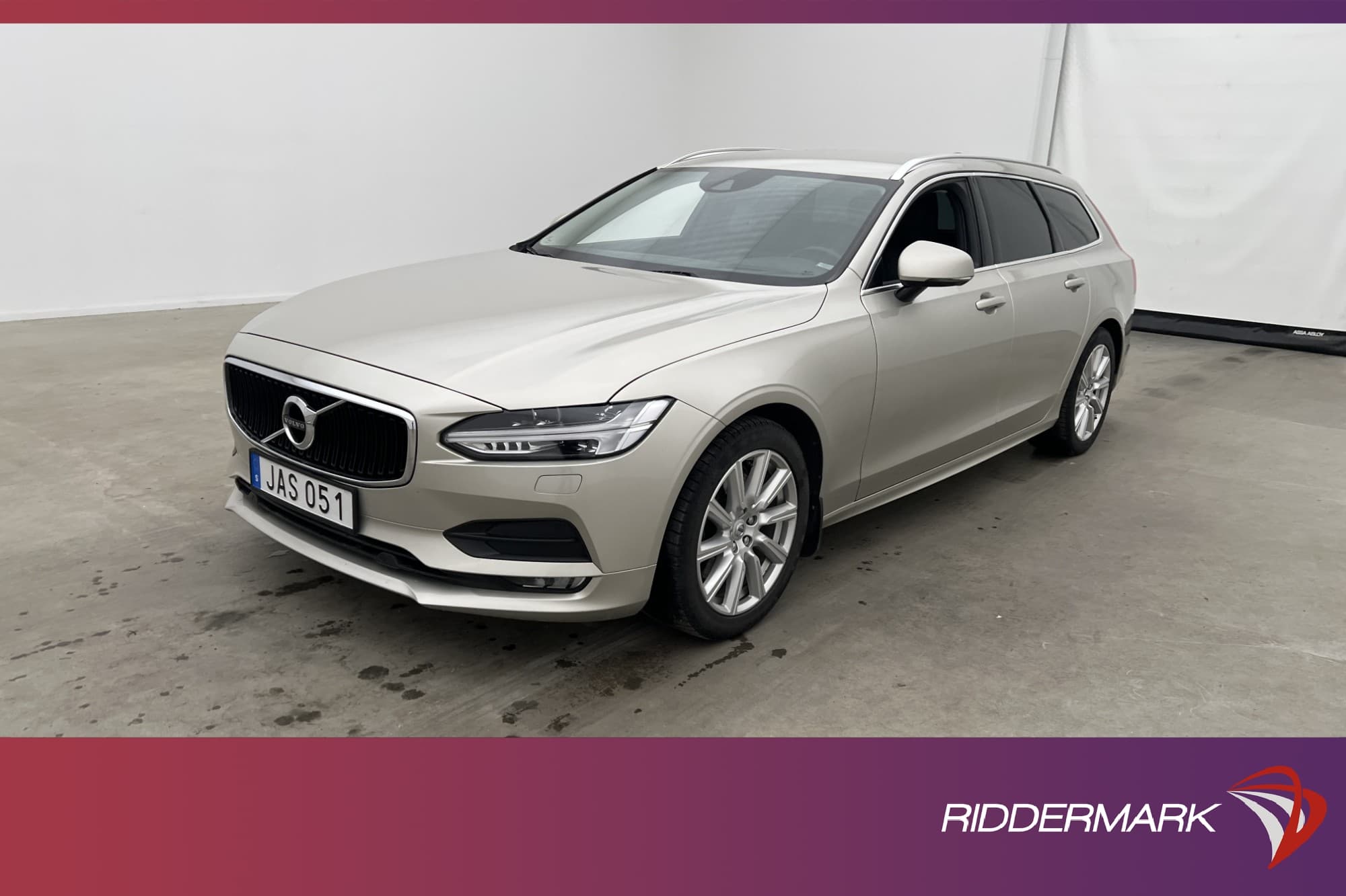 Volvo V90 T4