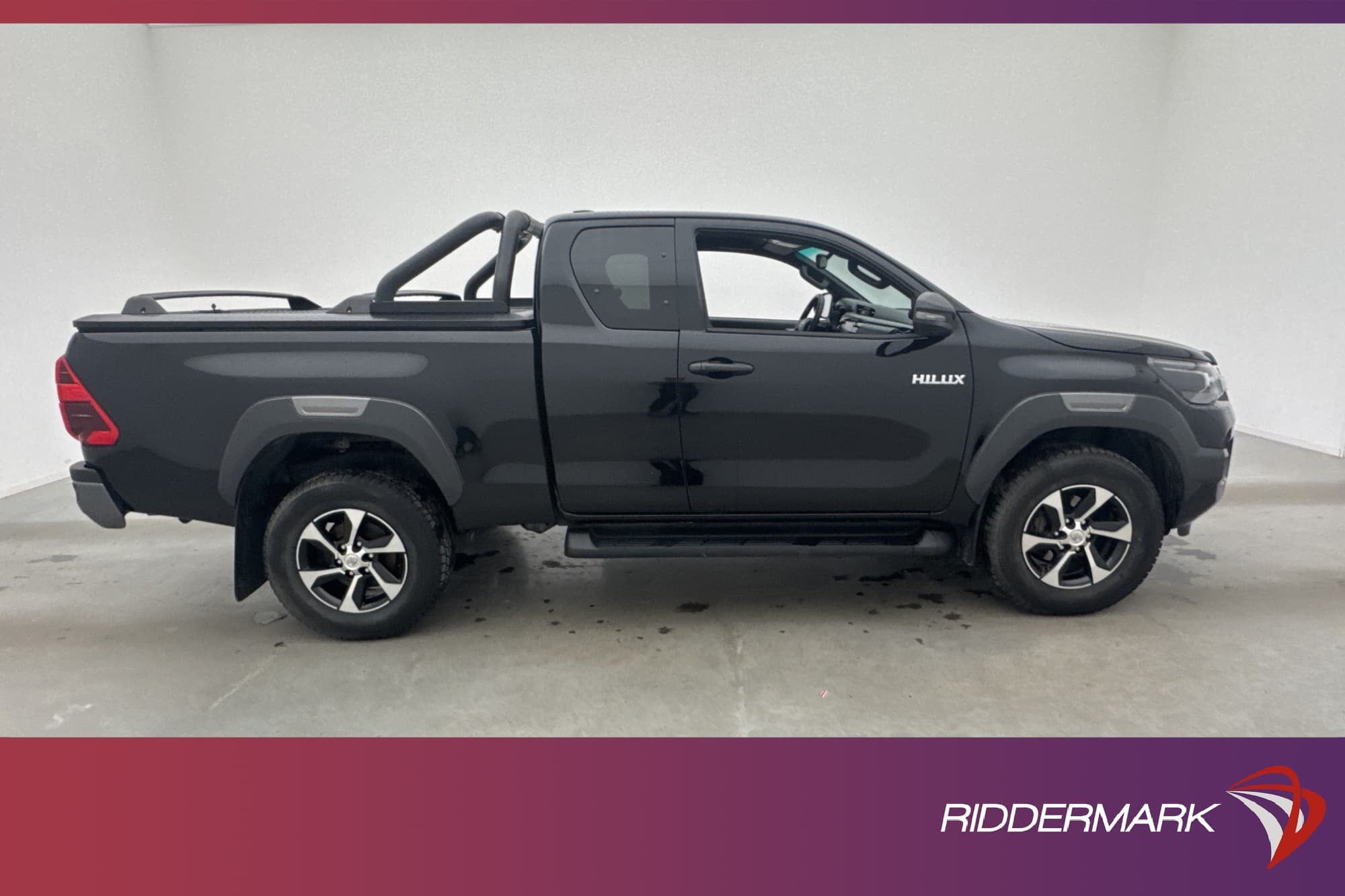 Toyota Hilux Extra Cab Invincible 2.8 4WD Dragkrok Diff Moms