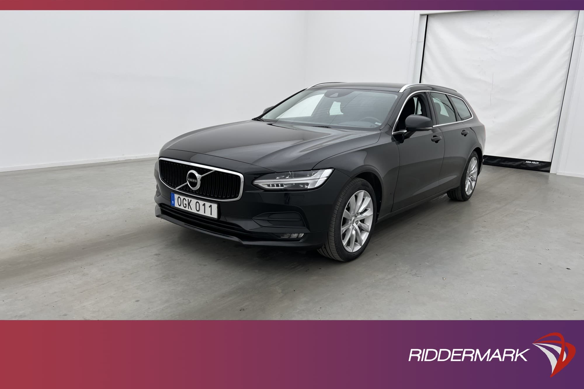 Volvo V90 D4