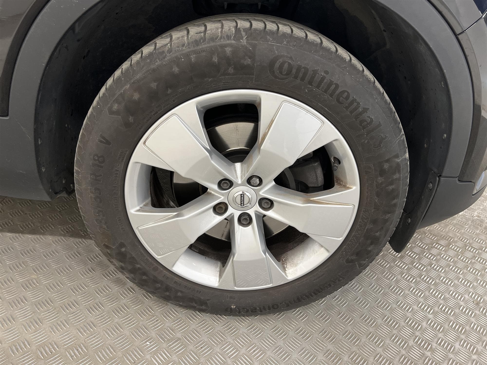 Volvo XC40 T5 AWD 247hk Voc B-Värm Drag B-Kamera Navi BLIS
