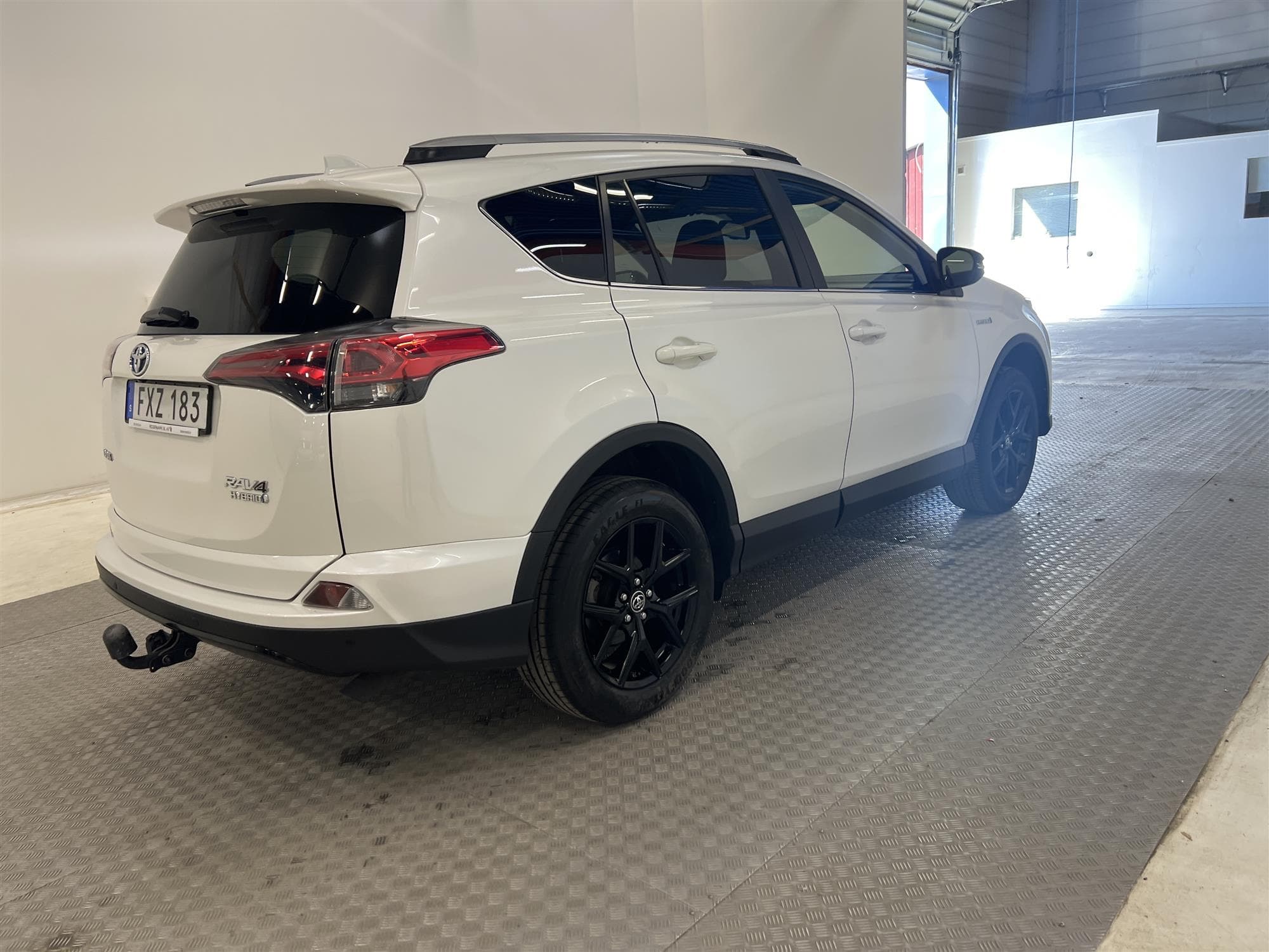 Toyota RAV4 Hybrid 2.5 AWD 197hk 1 Bruk Drag B-Kam Keyless 
