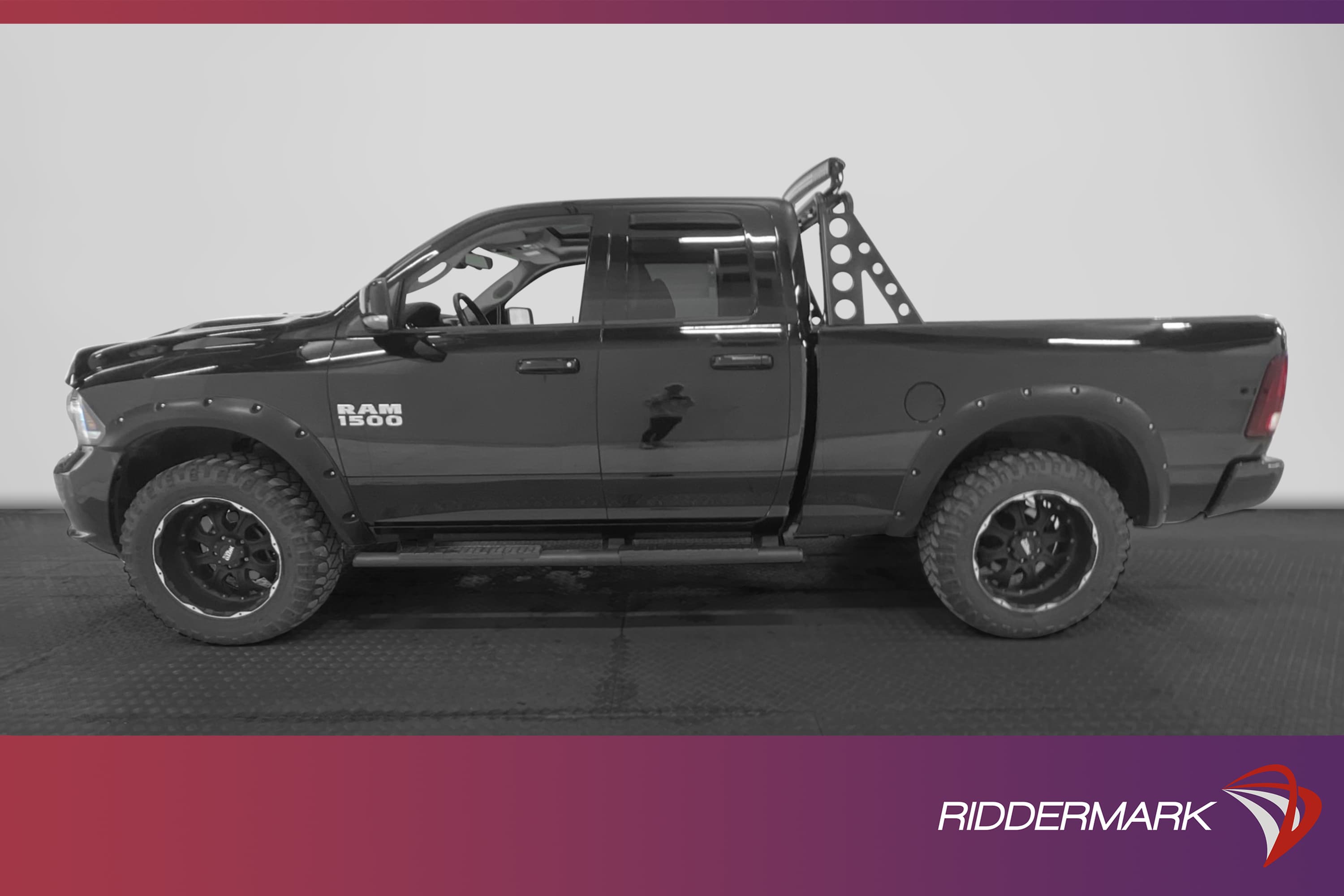 Dodge RAM Sport Quad Cab 5.7 HEMI 4x4 395hk Taklucka Skinn 