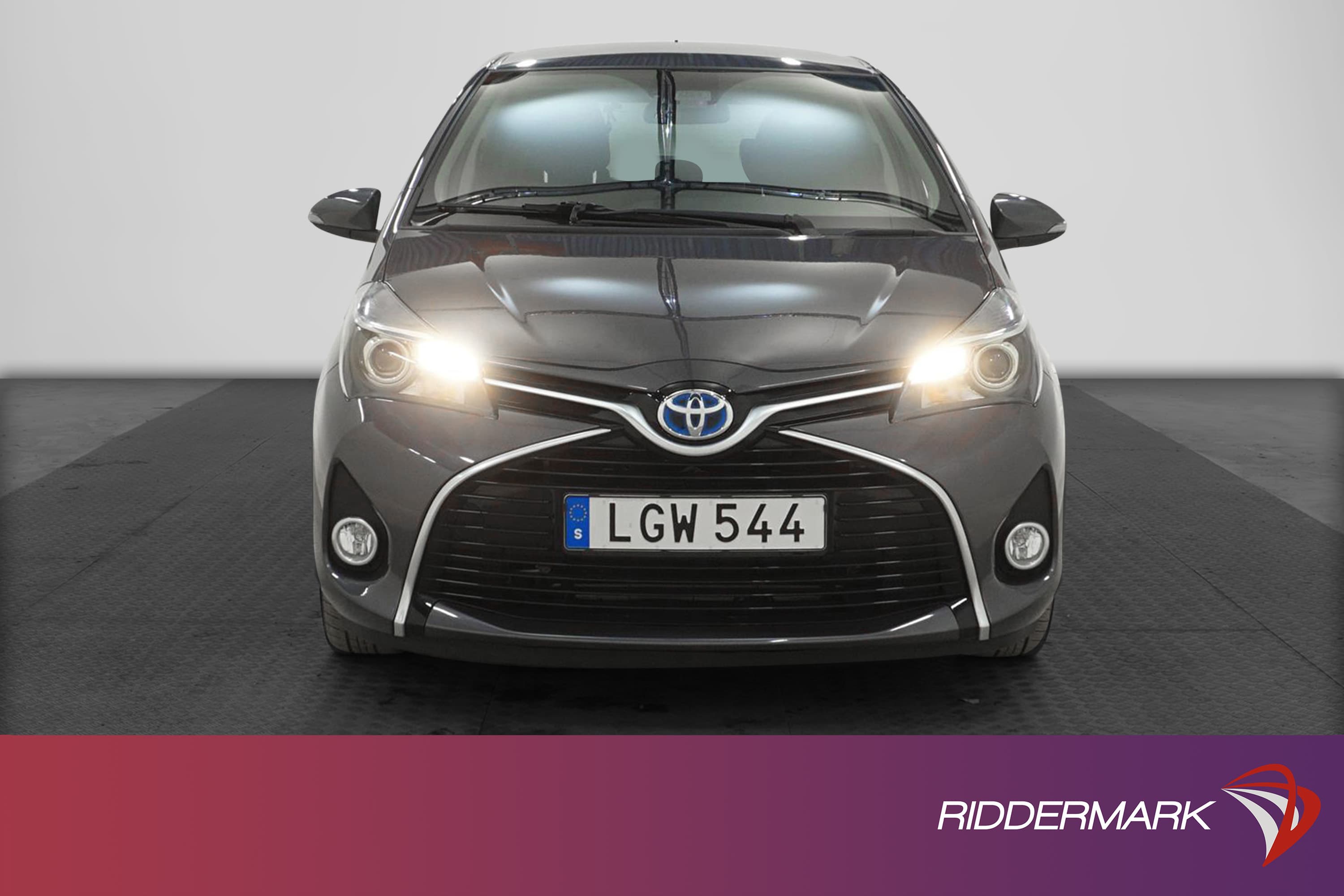 Toyota Yaris Hybrid e-CVT 101hk  B-Kamera Nyservad 0,33L/mil