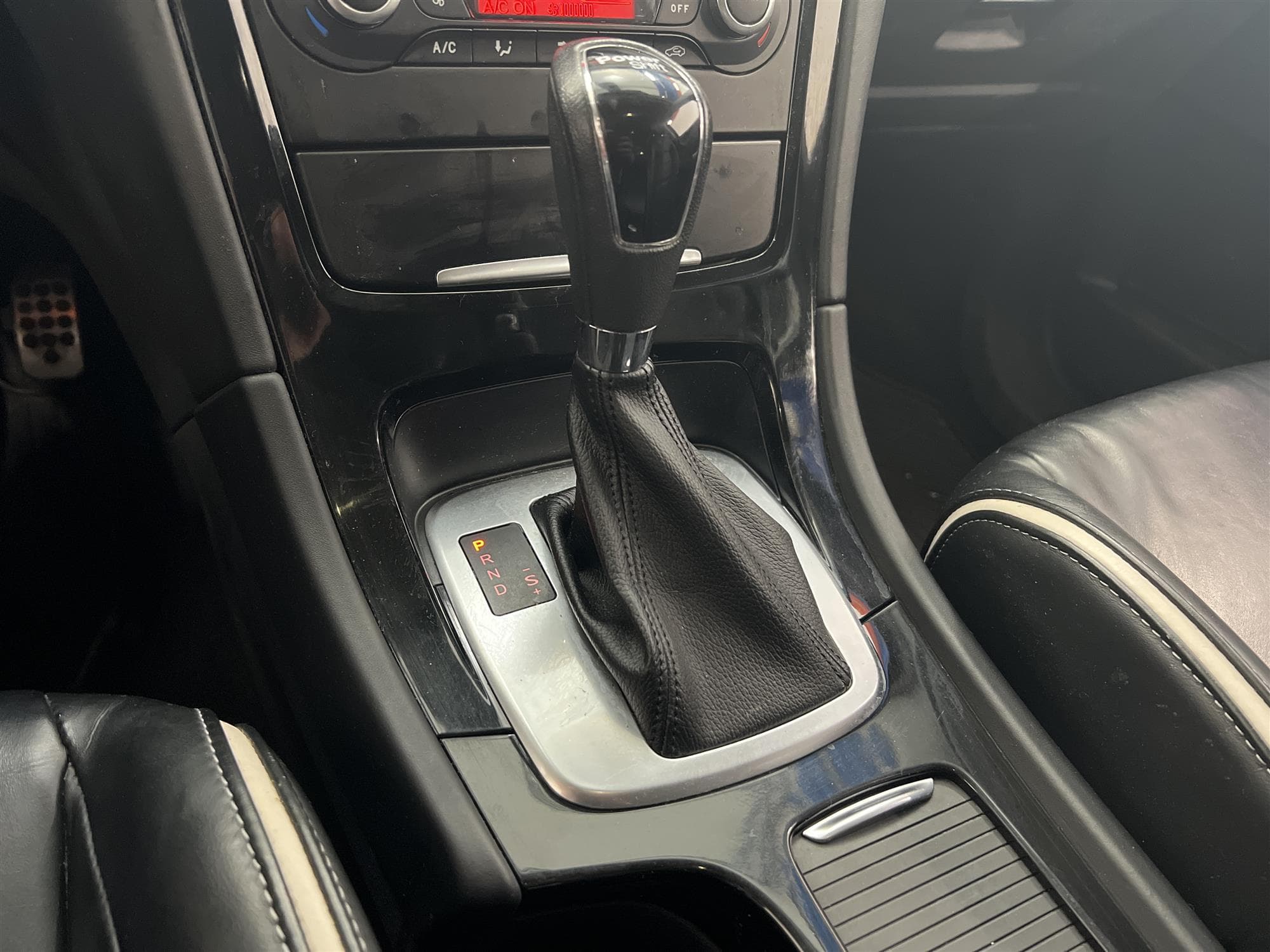 Ford Mondeo 2.0 TDCi 163hk D-Värm Drag Skinn Keyless Elstol