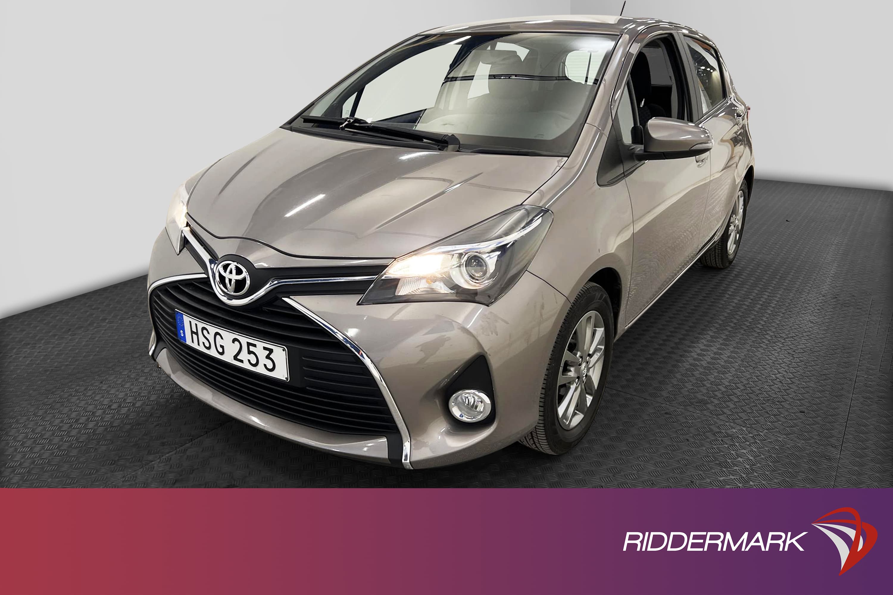 Toyota Yaris 1.33 99hk B-Kamera 426kr Skatt 0,49L/mil