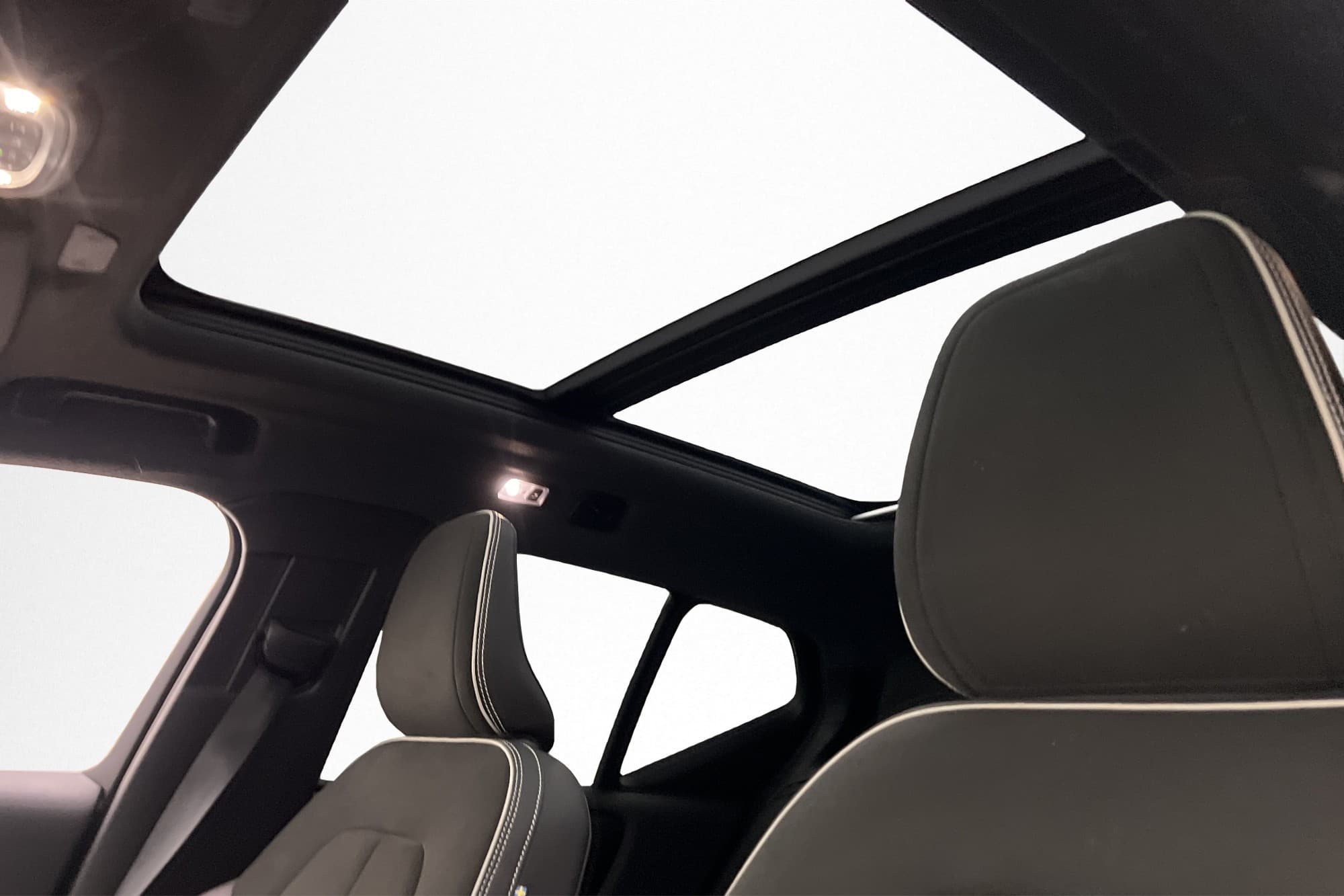 Volvo XC40 T4 AWD 190hk R-Design Värmare Navi Drag Kamera