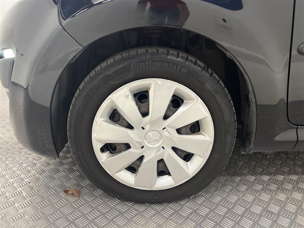 Peugeot 107 5dr 1.0 68hk 2 brukare 0.43l/milinteriör