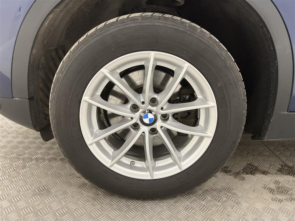 BMW X3 xDrive20d 190hk D-Värm Drag Halvskinn 0,52l/milinteriör
