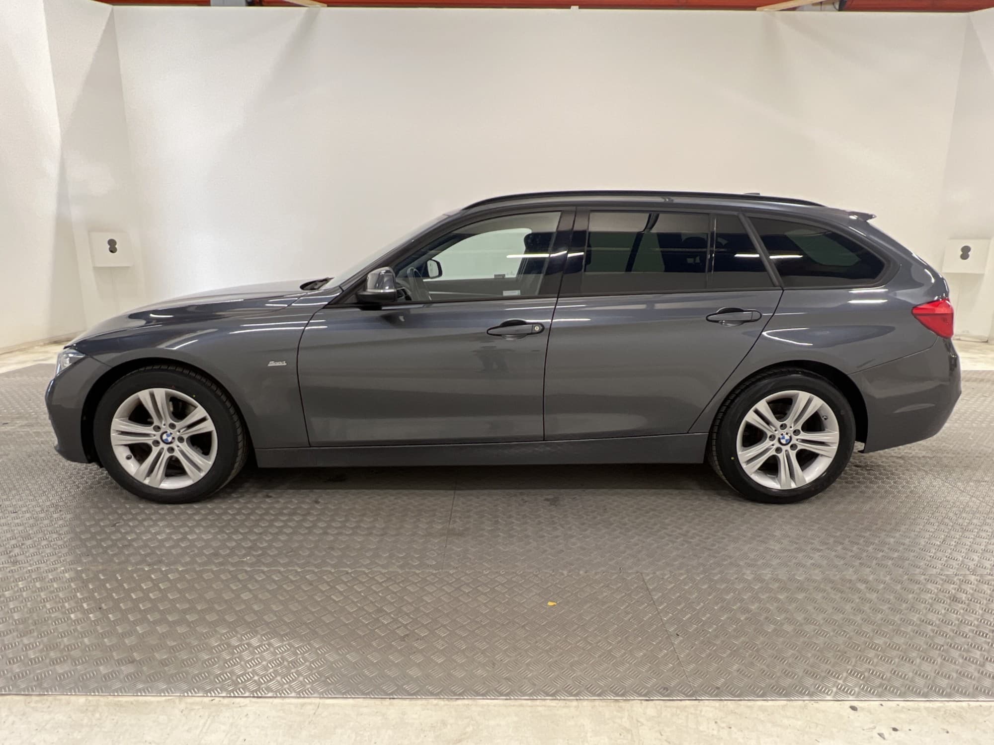 BMW 318d Touring 150hk