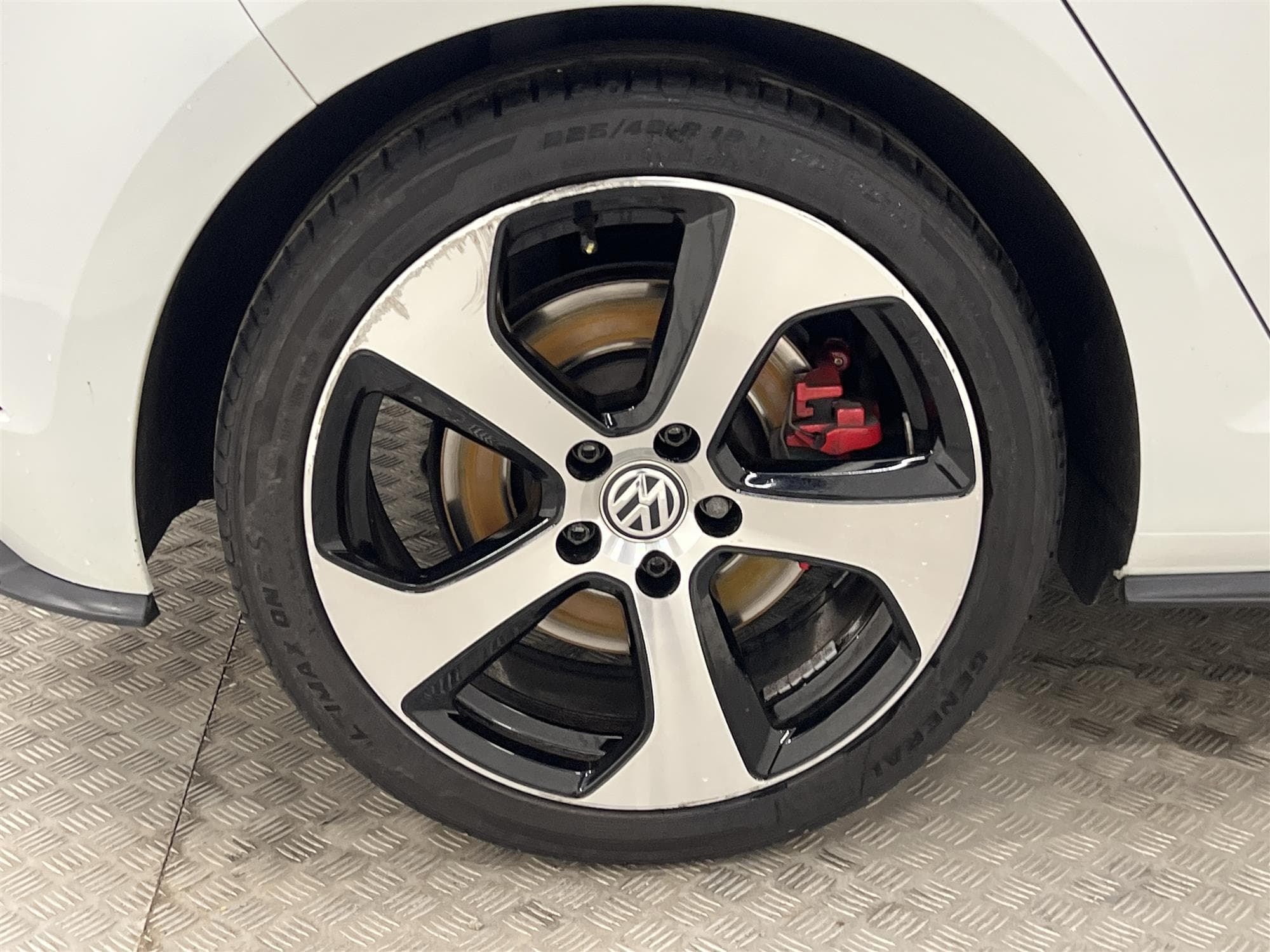 Volkswagen Golf GTI Performance DSG 245hk Kamera Active info