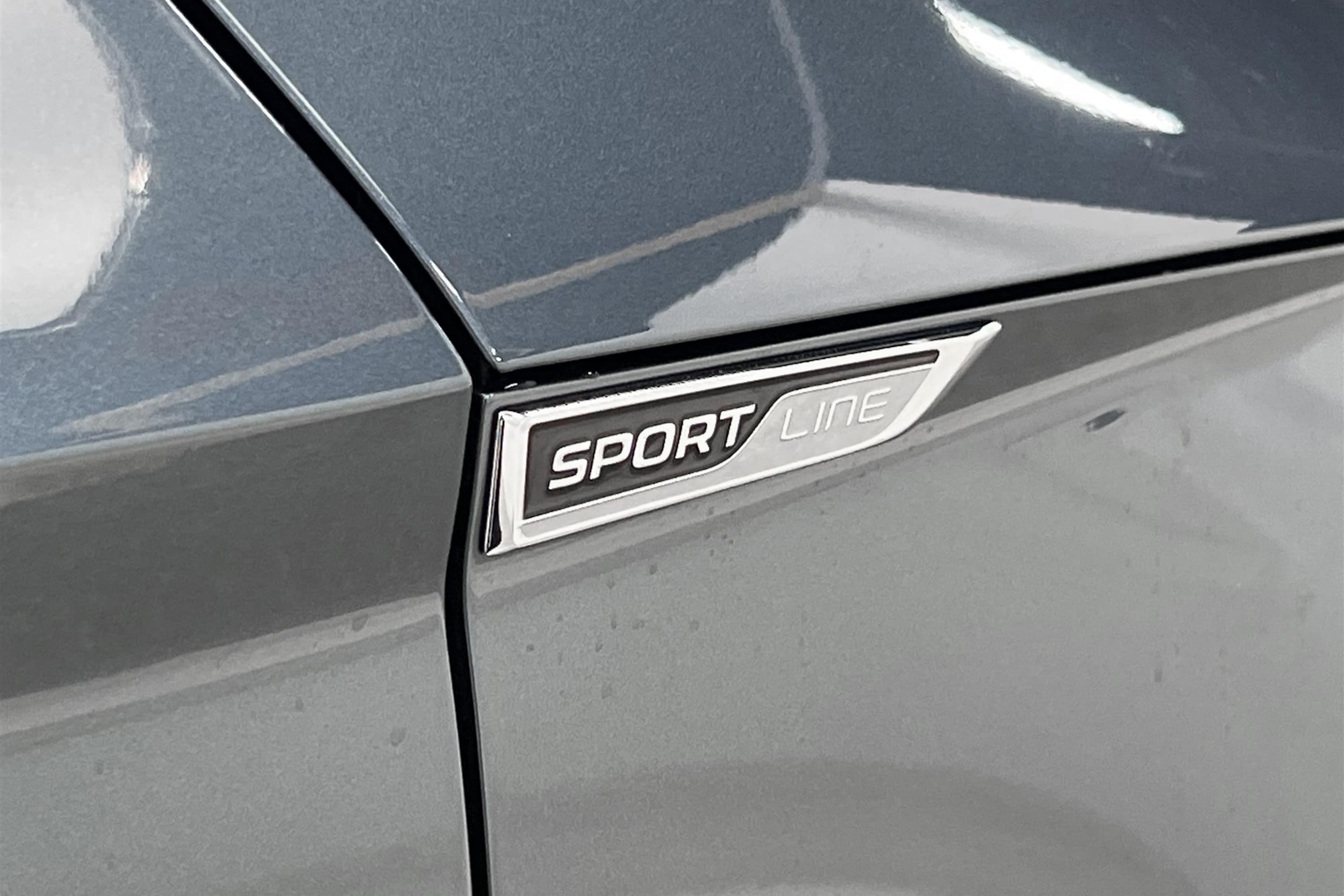 Skoda Superb 2.0 TSI Kombi 4x4 272hk Sportline Se Utrustning