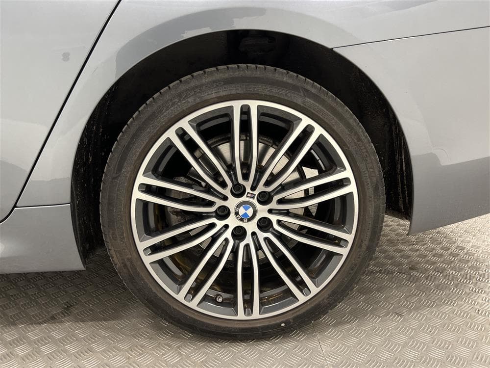 BMW 520 d xDrive 190hk M-sport Värmare HiFi kamera GPS Drag