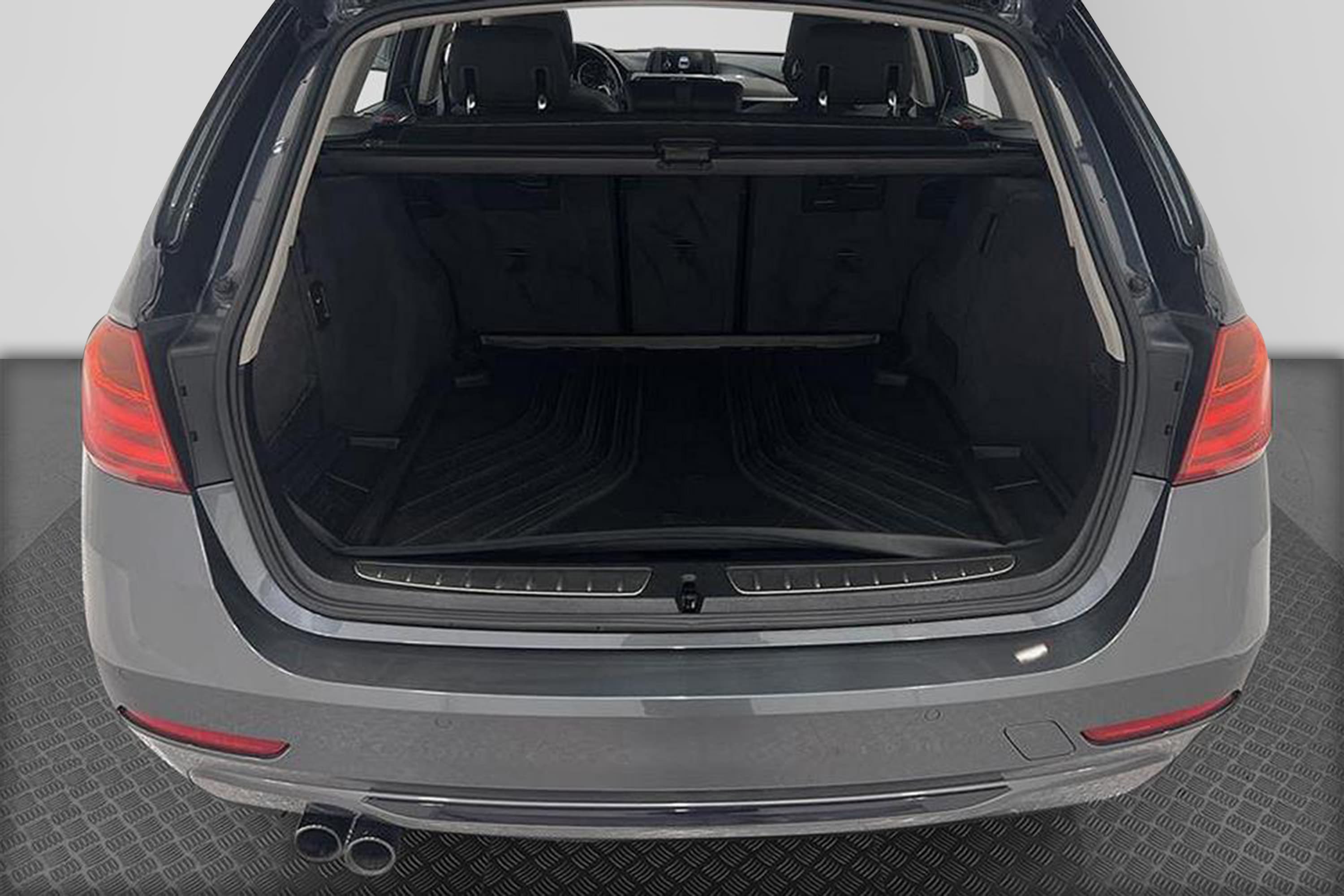 BMW 330 d xDrive Sport Line Panorama Harman/Kardon M-Rattinteriör