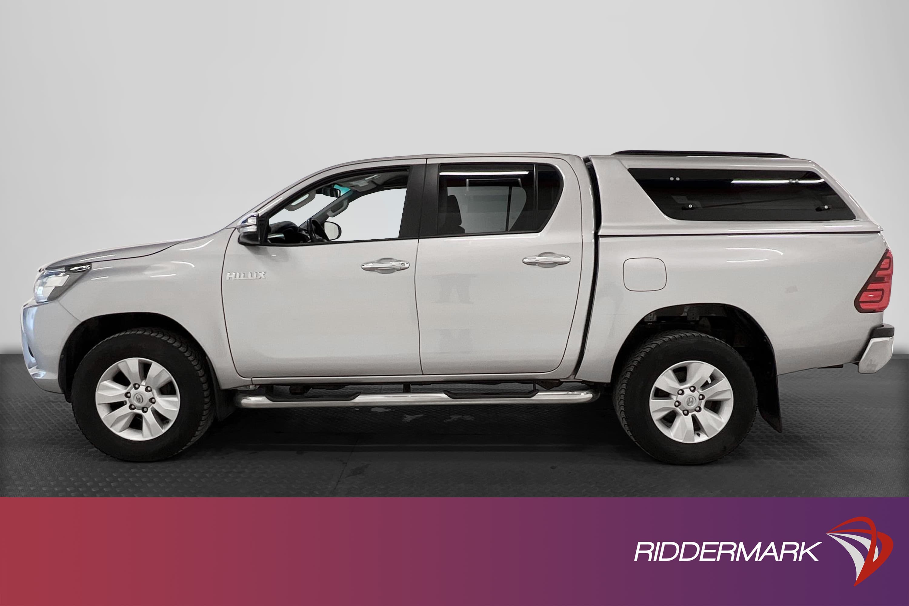 Toyota Hilux 2.4 Automat 4x4 Diff B-Kamera Nyservad Moms