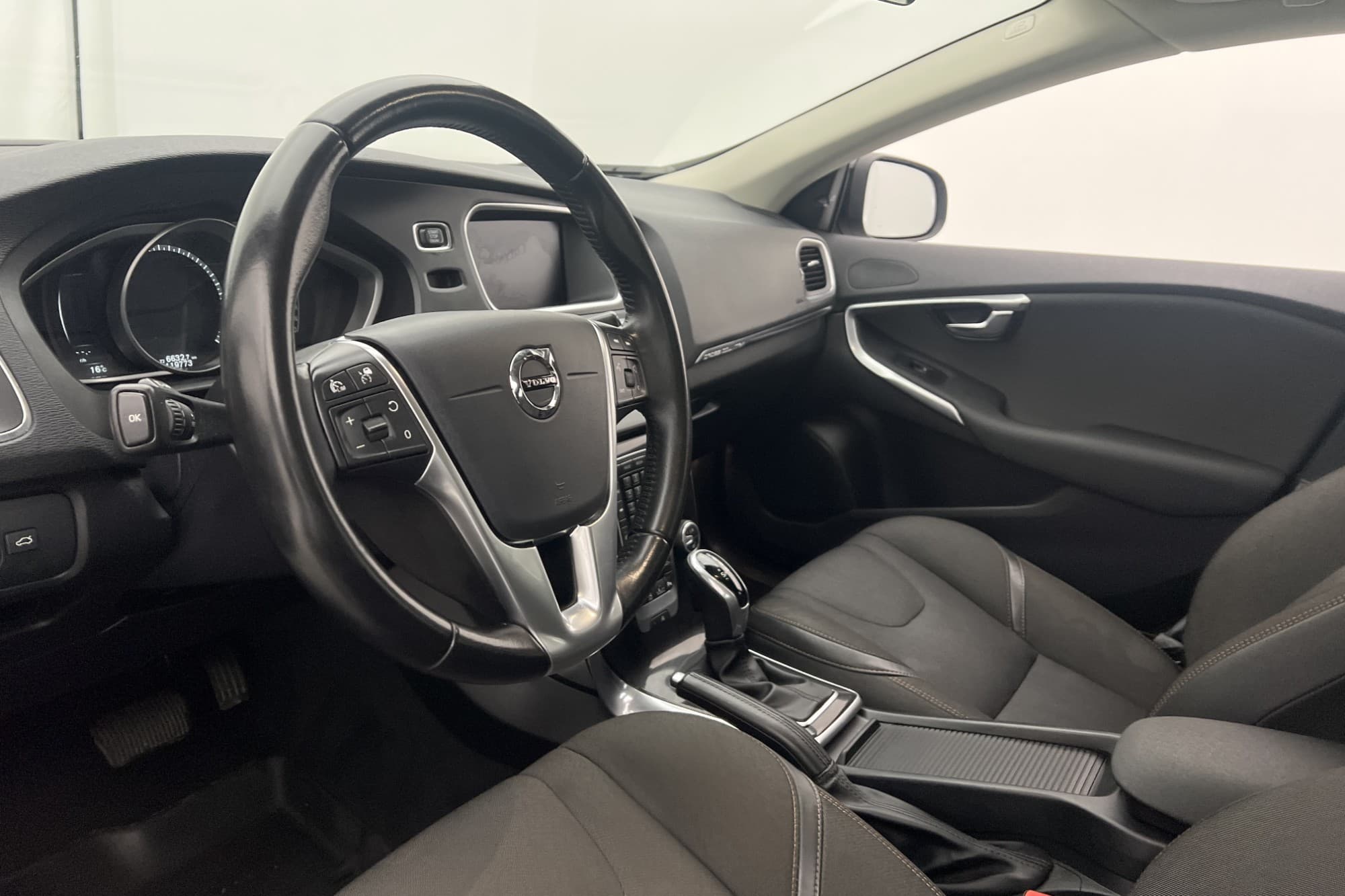 Volvo V40 Cross Country D3 VOC D-Värm Navi B-Kamera BLIS
