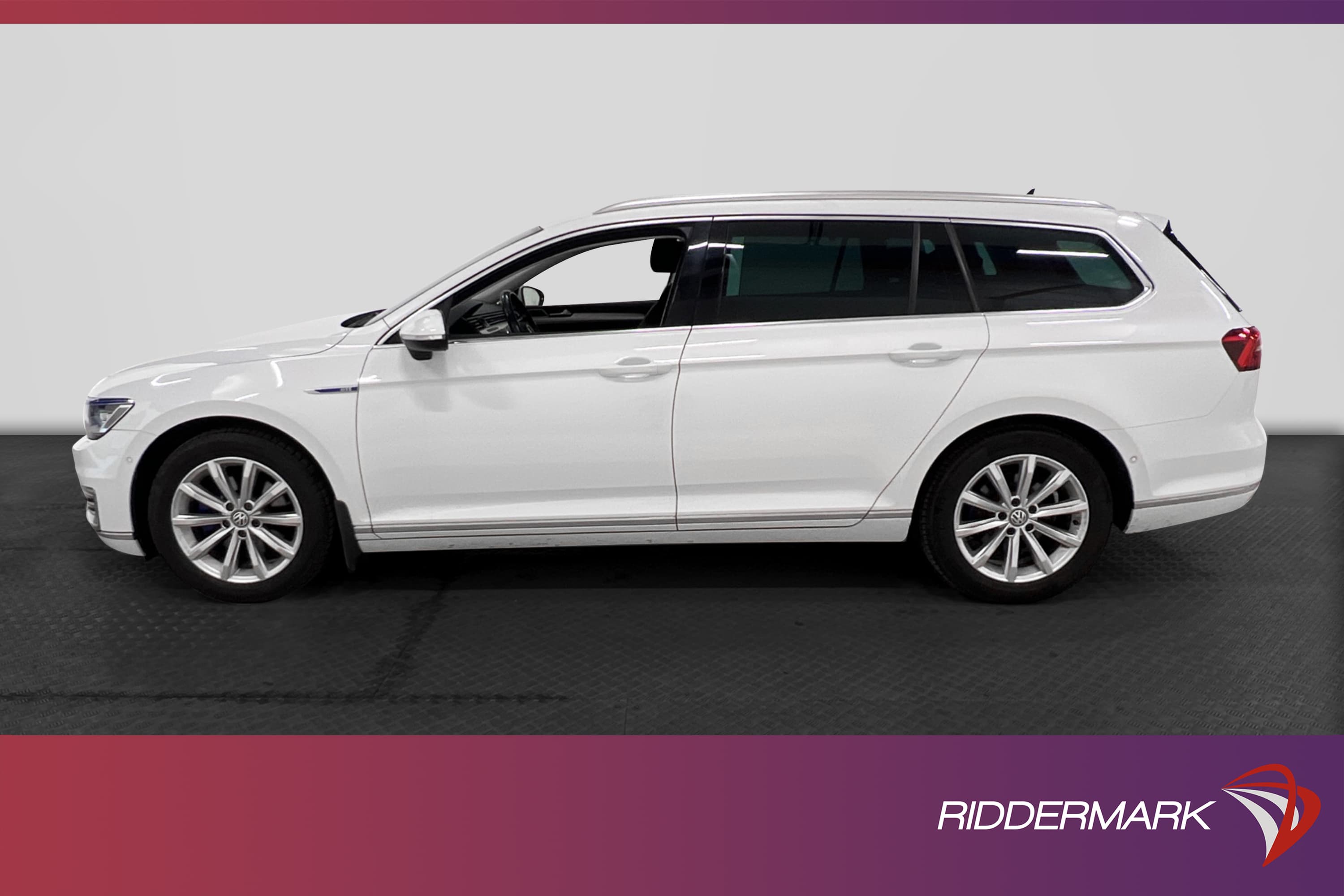 Volkswagen Passat GTE 218hk
