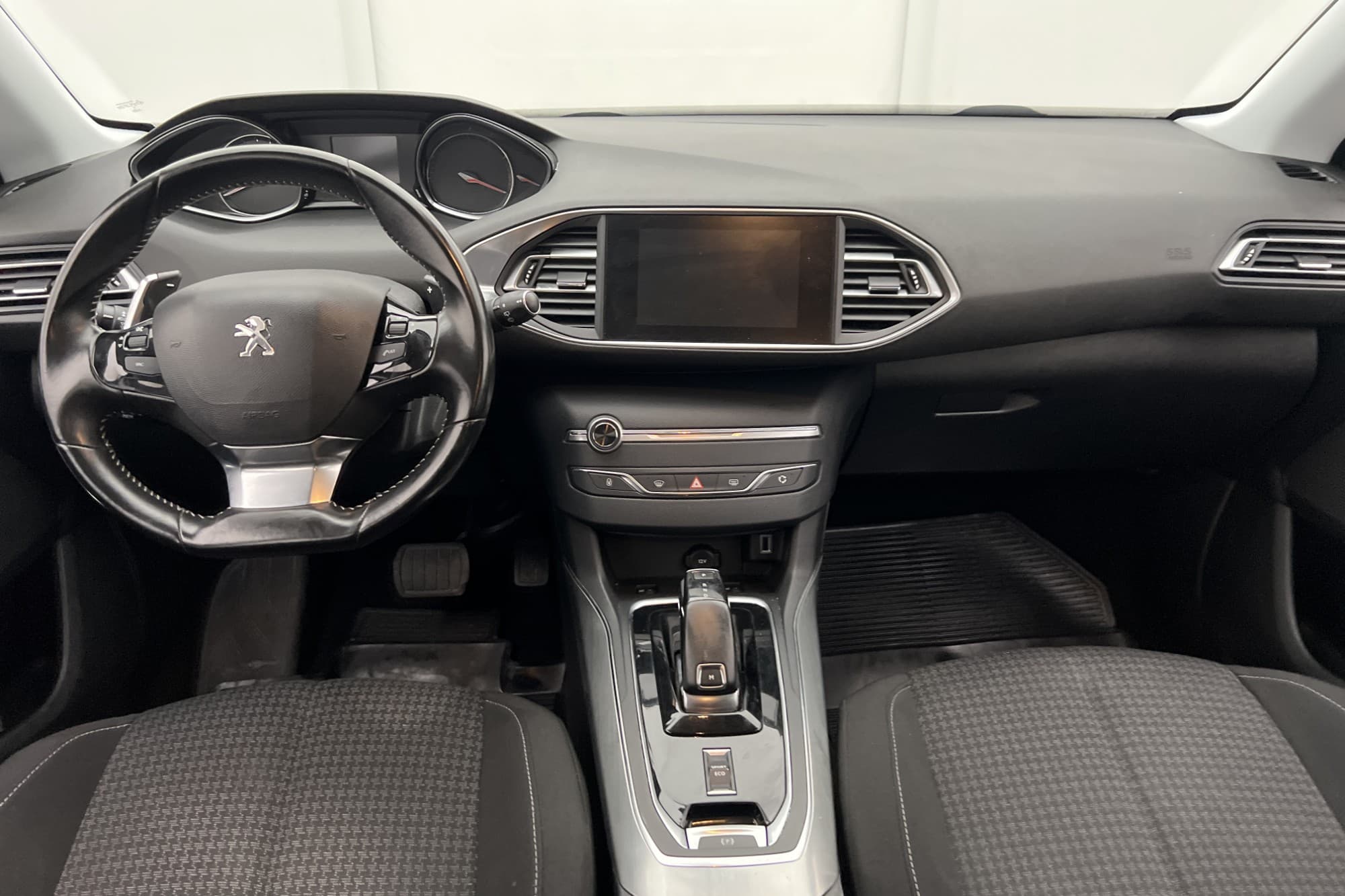 Peugeot 308 SW 130hk Active Sensorer CarPlay Farthållare