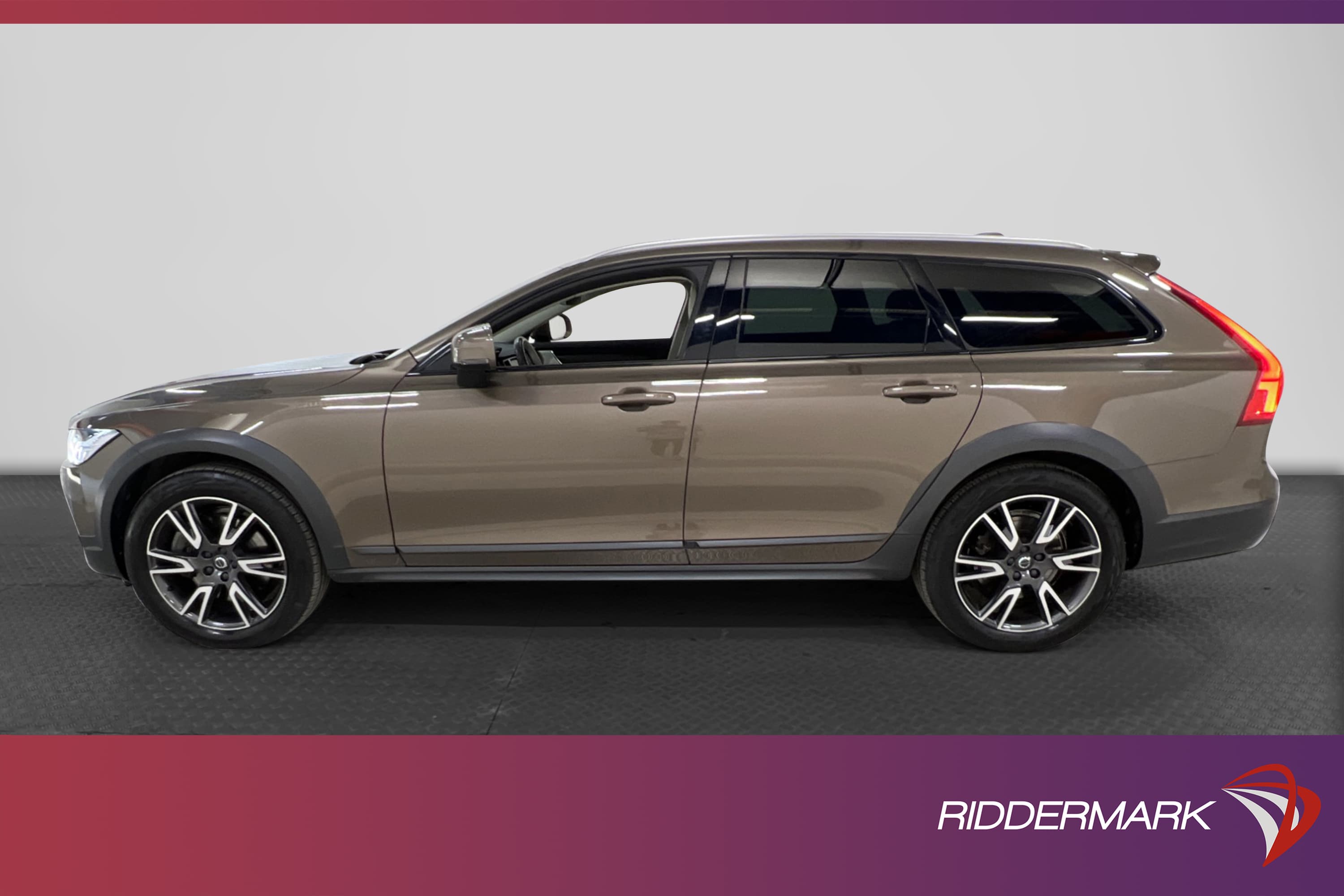 Volvo V90 Cross Country T5 250hk AWD