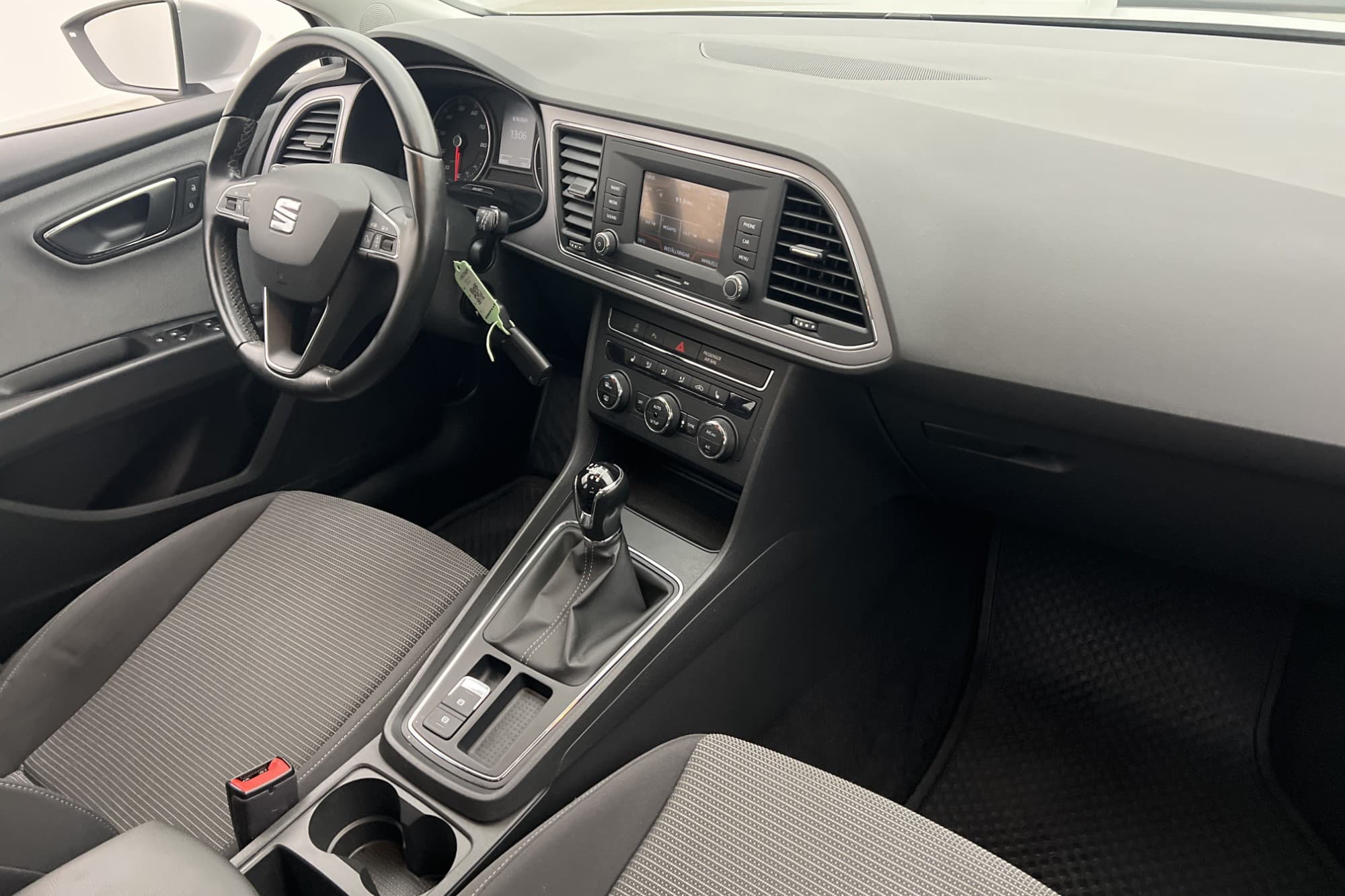 SEAT Leon 1.2 TSI 110hk Motorvärmare 426kr Skatt 0,49L/mil