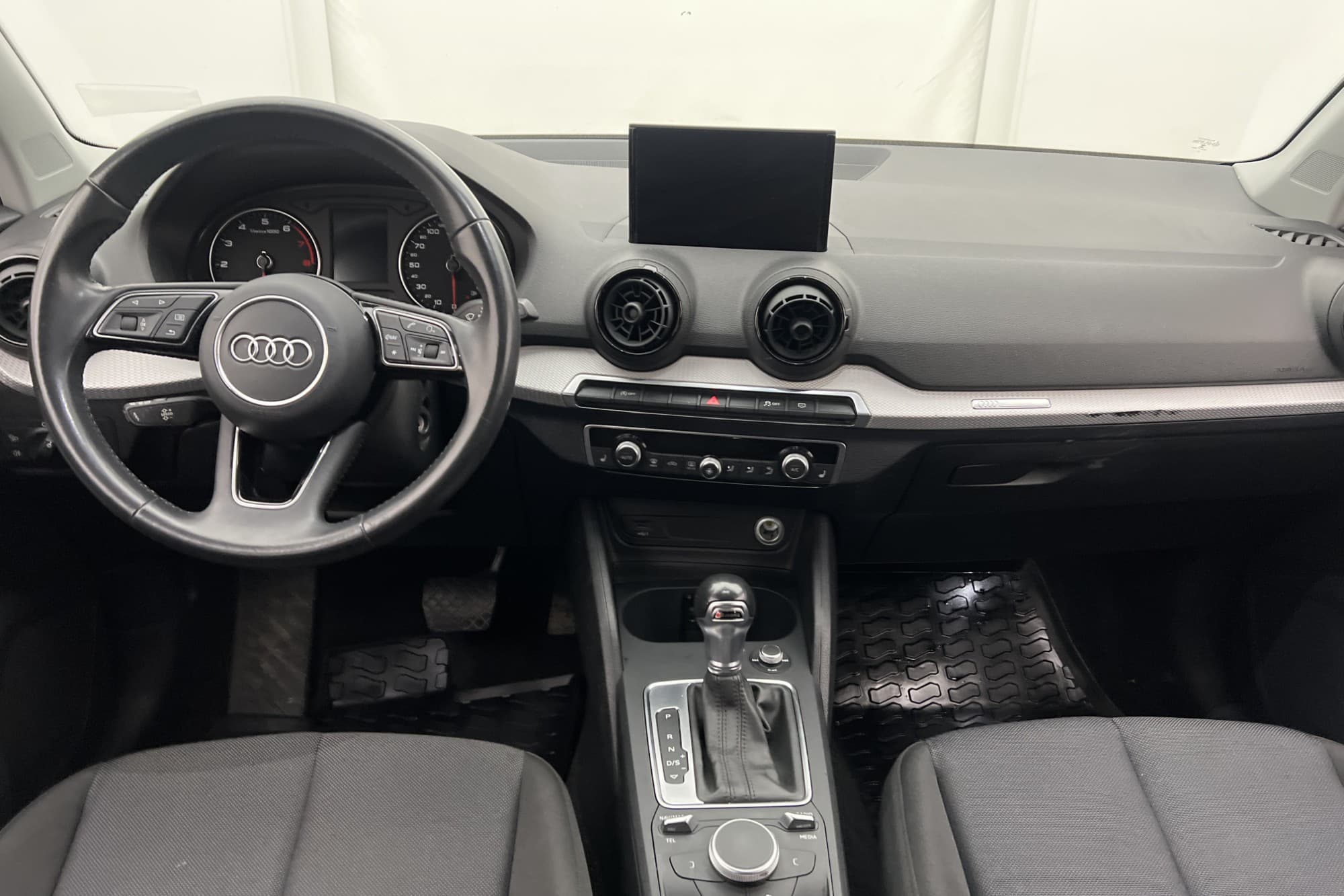 Audi Q2 30 TFSI Proline P-Sensorer Farthållare Bluetooth
