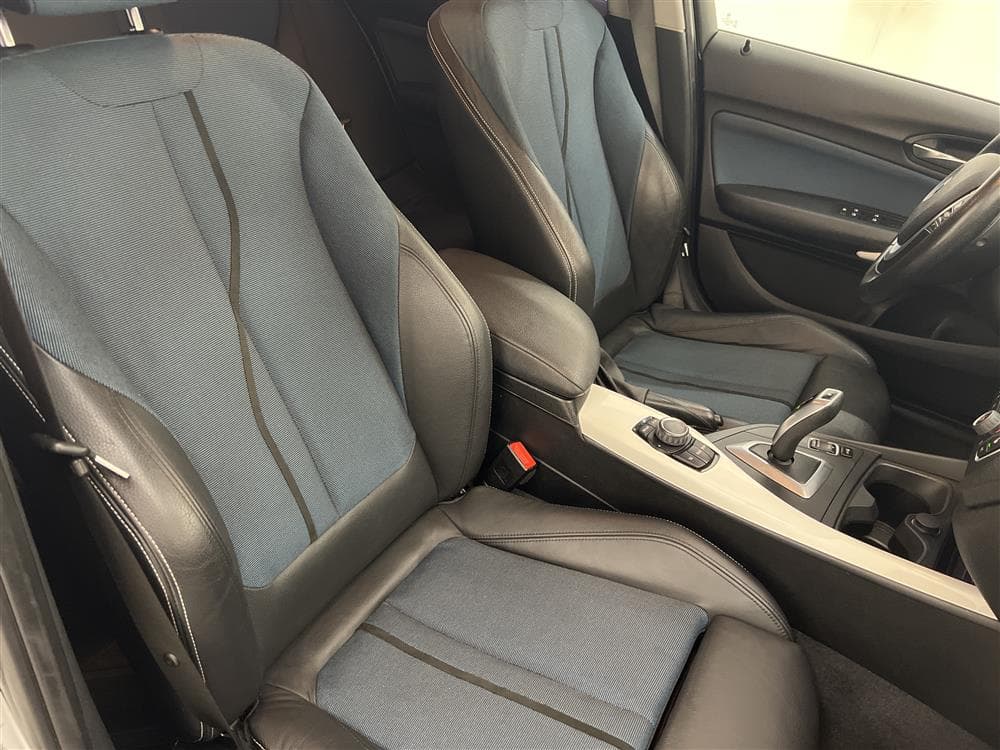 BMW 118d 5dr 143hk Urban Line Halvskinn P-sensorer 0,44l/milinteriör