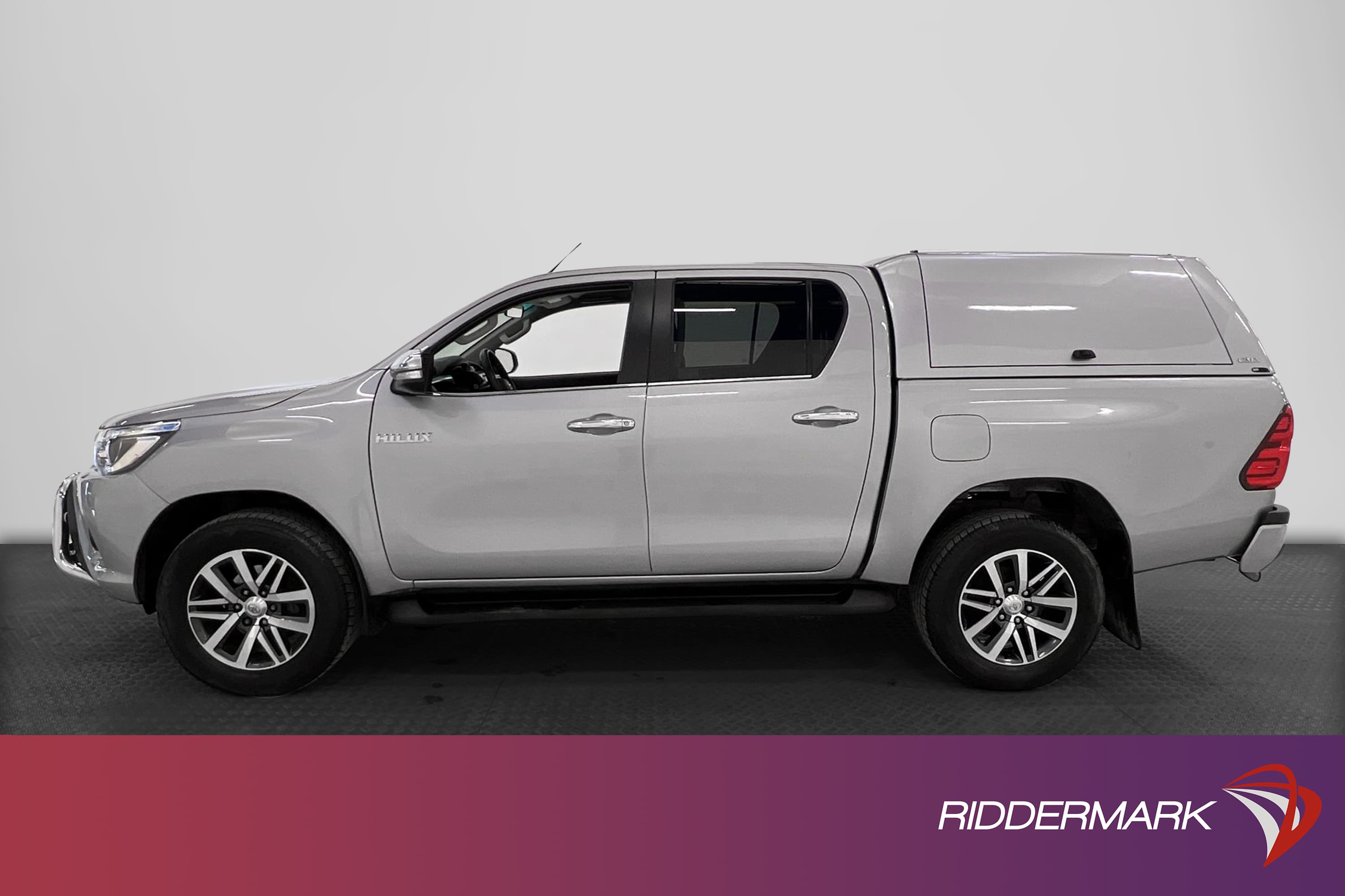 Toyota Hilux Premium 2.4 Automat 4x4 Kamera Drag Diff Moms