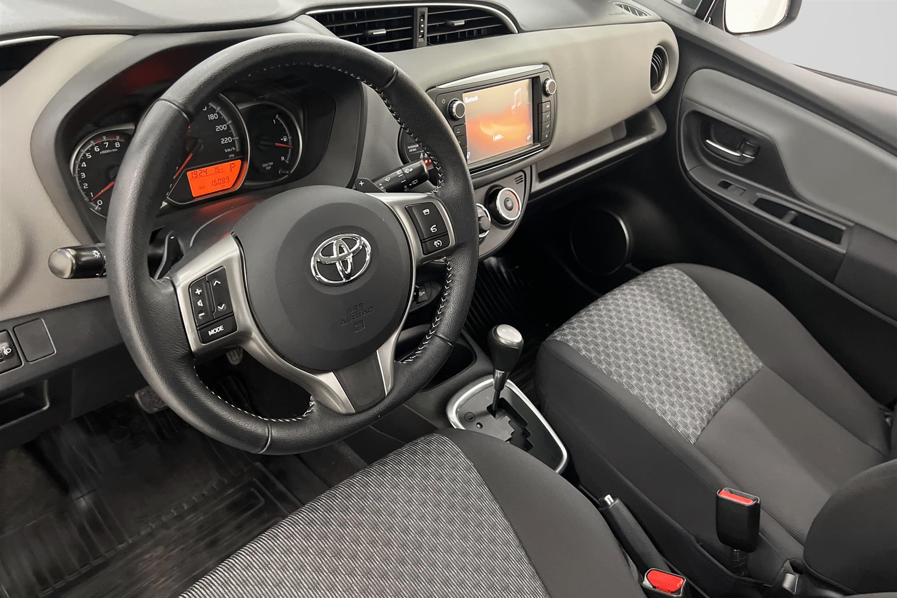 Toyota Yaris 1.33 99hk B-Kamera 426kr Skatt 0,49L/mil