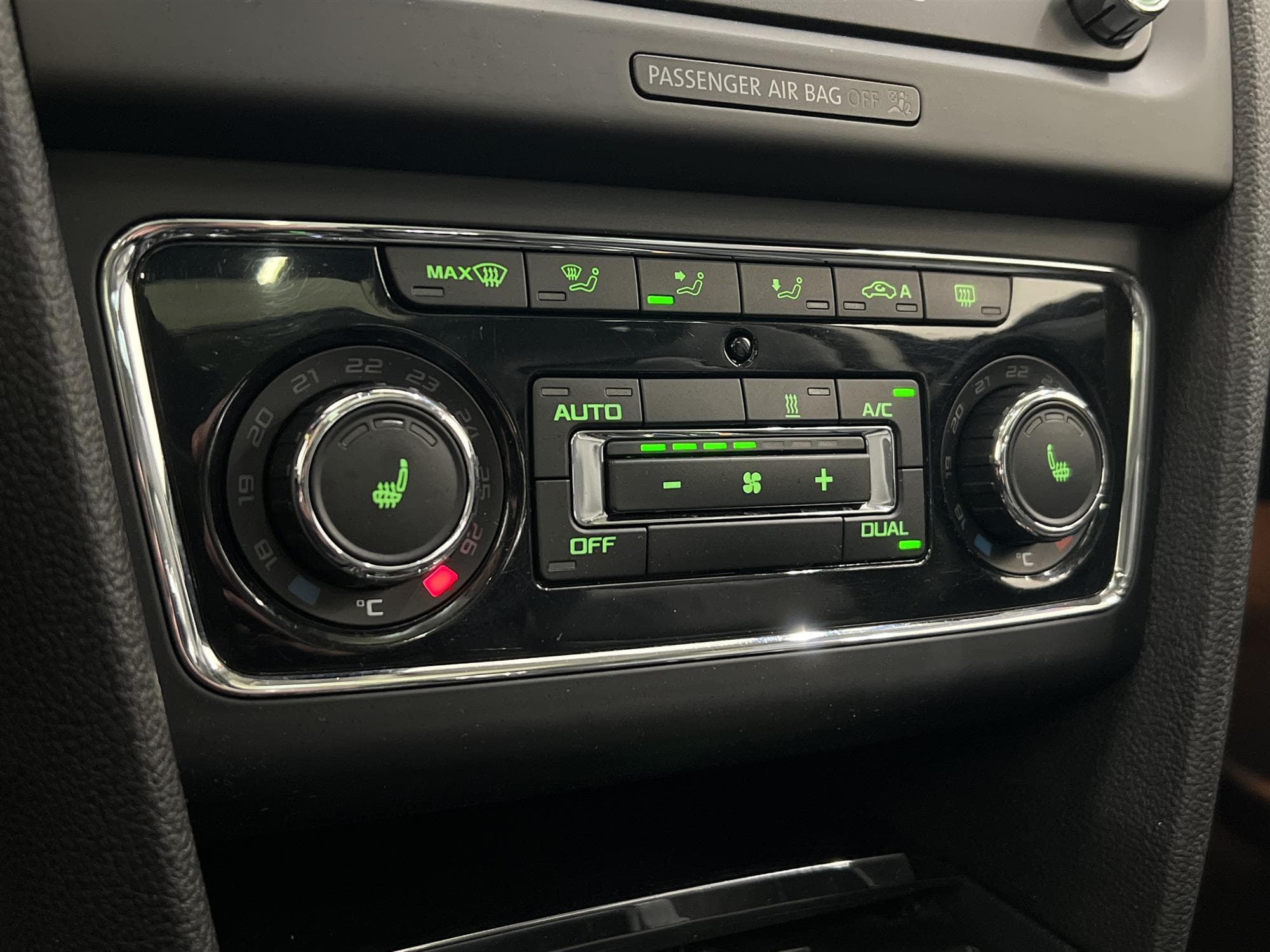 Skoda Superb 2.0 TDI 4x4 170hk Navi D-Värm Pano 0,56L/mil