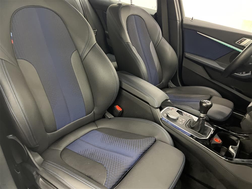 BMW 118d 150hk M-Sport Connected Driveinteriör